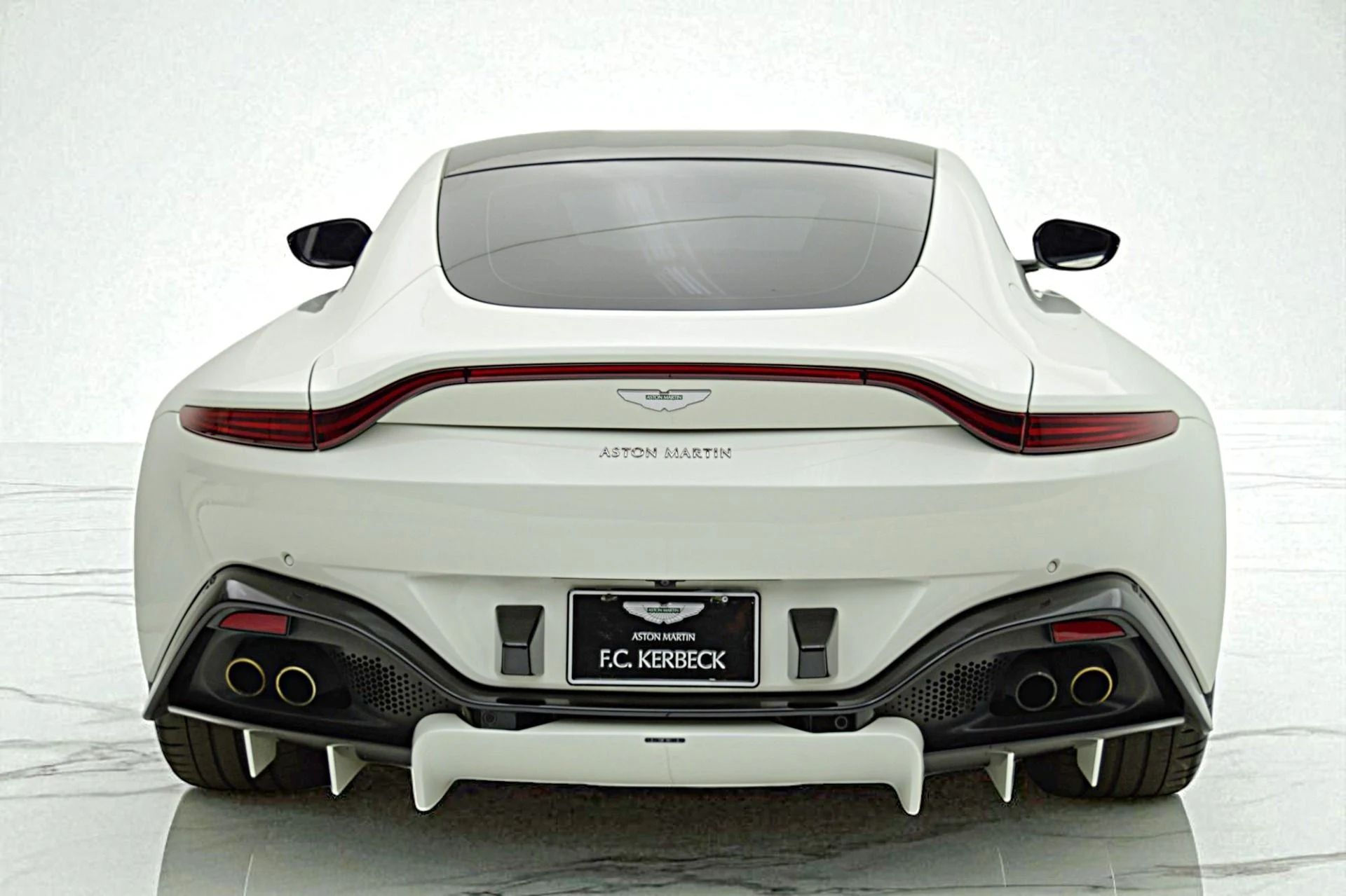 mph005_2239254343_Used_2019_Aston_Martin_Vantage_63bc0931ed