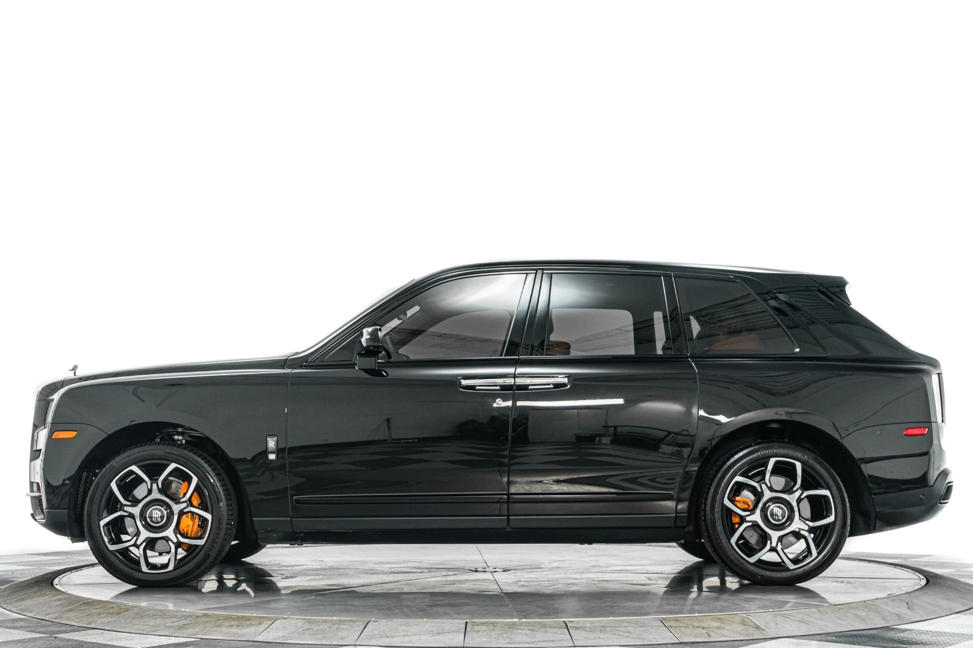 mph005_2247247700_Used_2024_Rolls_Royce_Cullinan_Black_Badge_Very_Low_Miles_Rear_Console_With_Crystalware_1779371144_db6c1c3e82