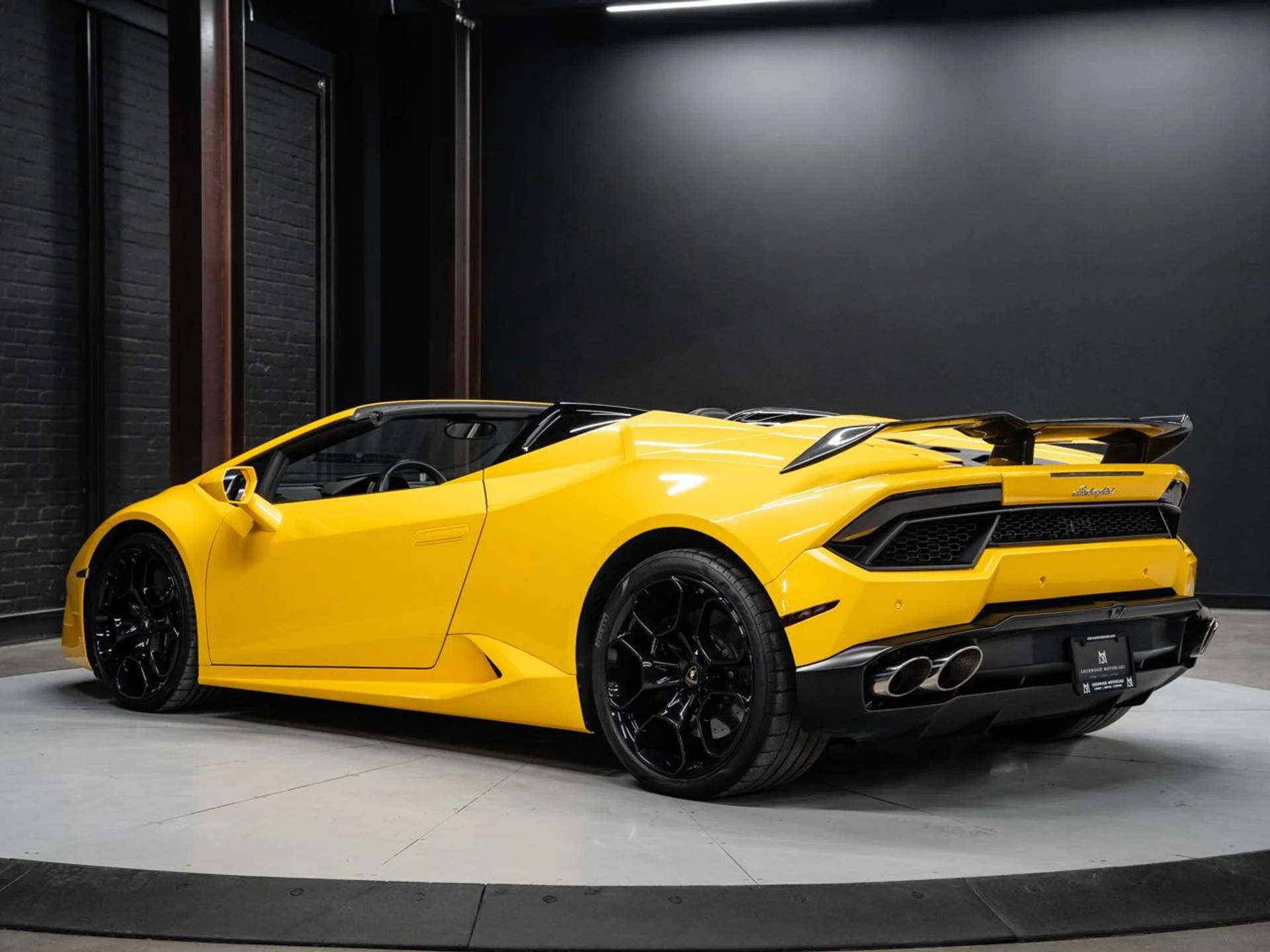 mph005_2248631089_lamborghini_huracan_2017_448bb67ff1