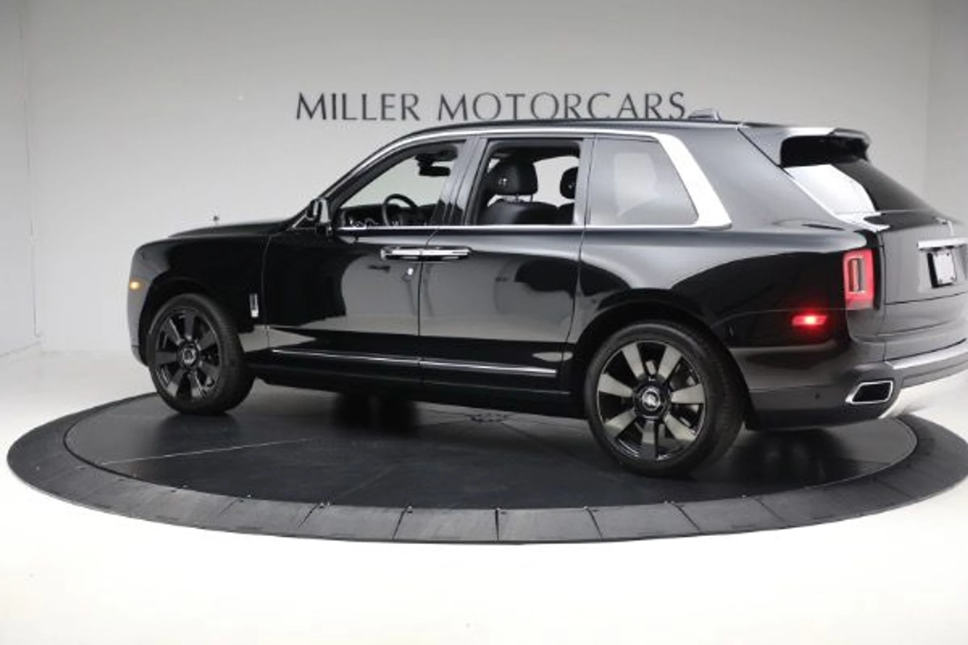 mph005_2250723022_Used_2021_Rolls_Royce_Cullinan_7dda831970