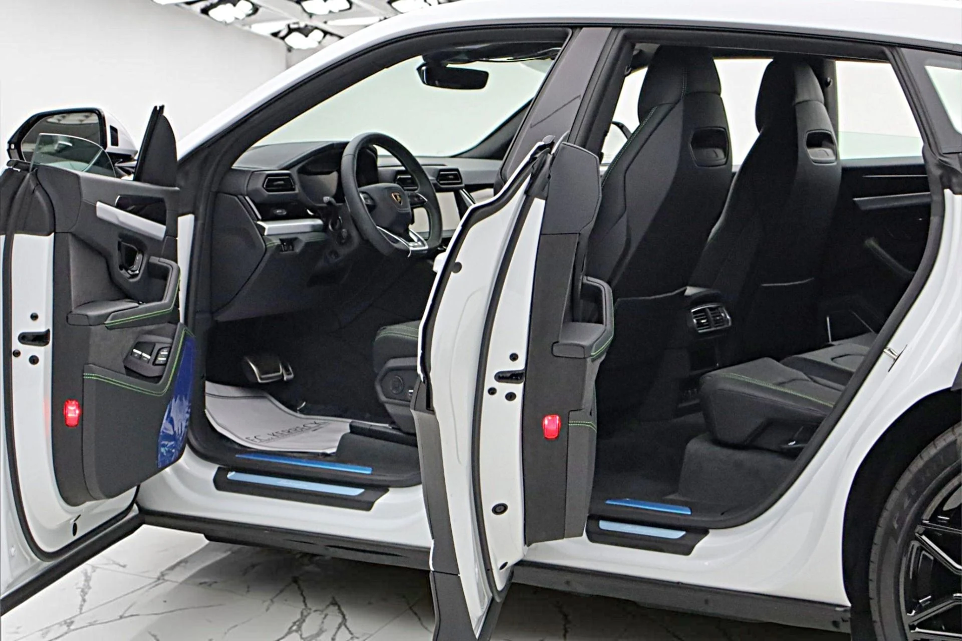 mph005_2250816015_New_2026_Lamborghini_Urus_SE_2996455114