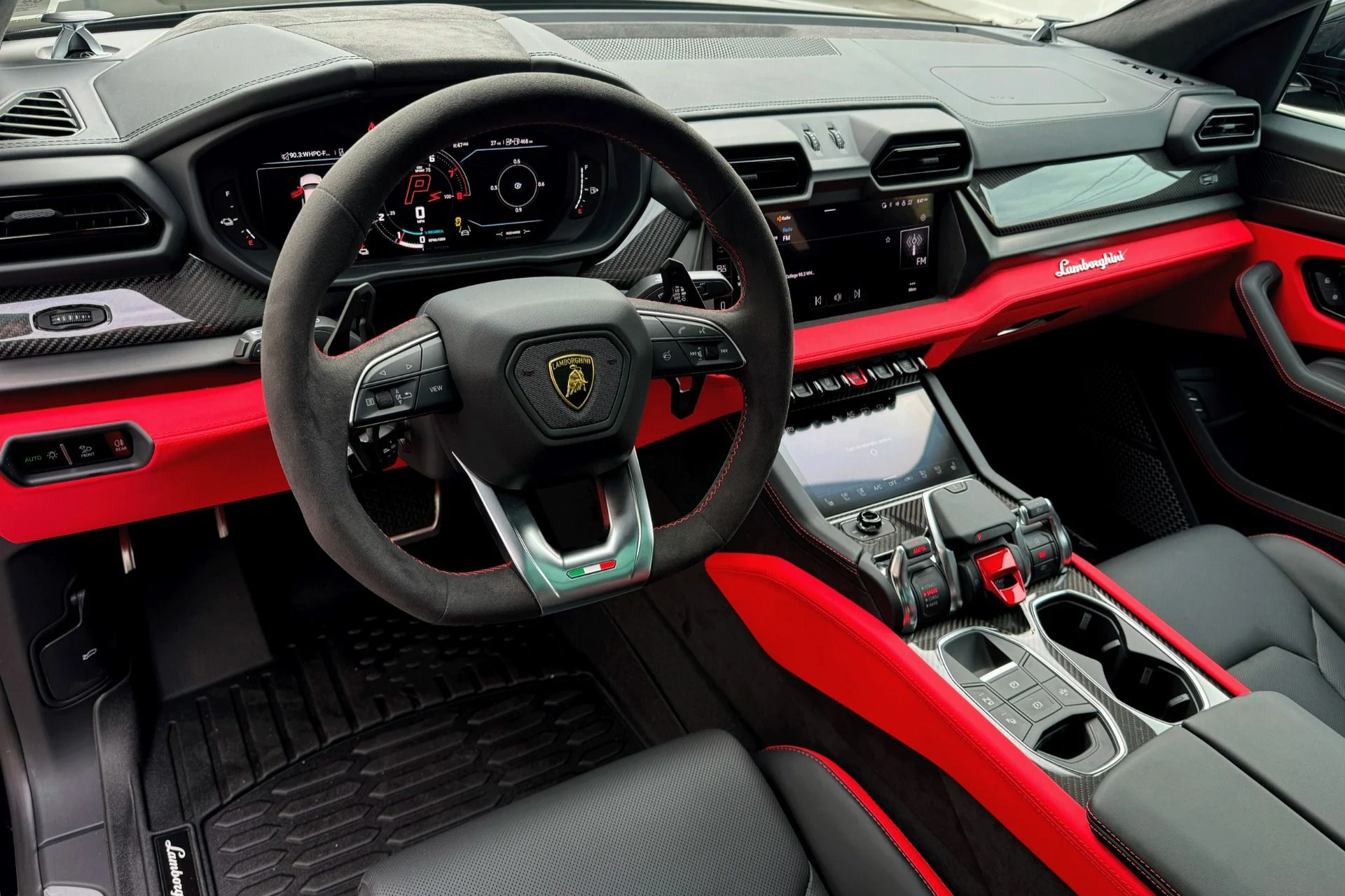 mph005_2251747091_Used_2025_Lamborghini_Urus_SE_1744358422_76be0a0078