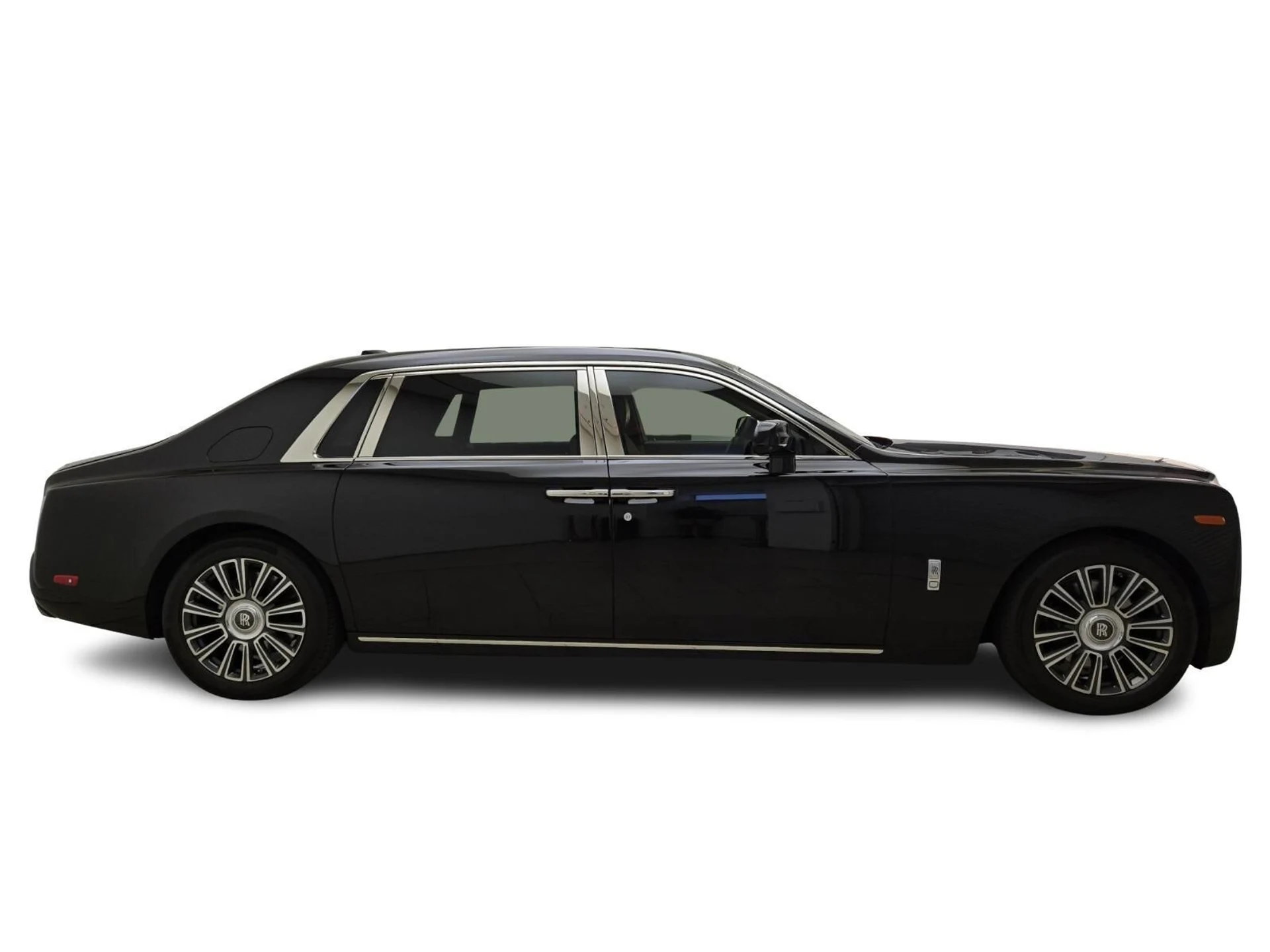 mph005_2251922738_Used_2020_Rolls_Royce_Phantom_1759992218_f8e312d366