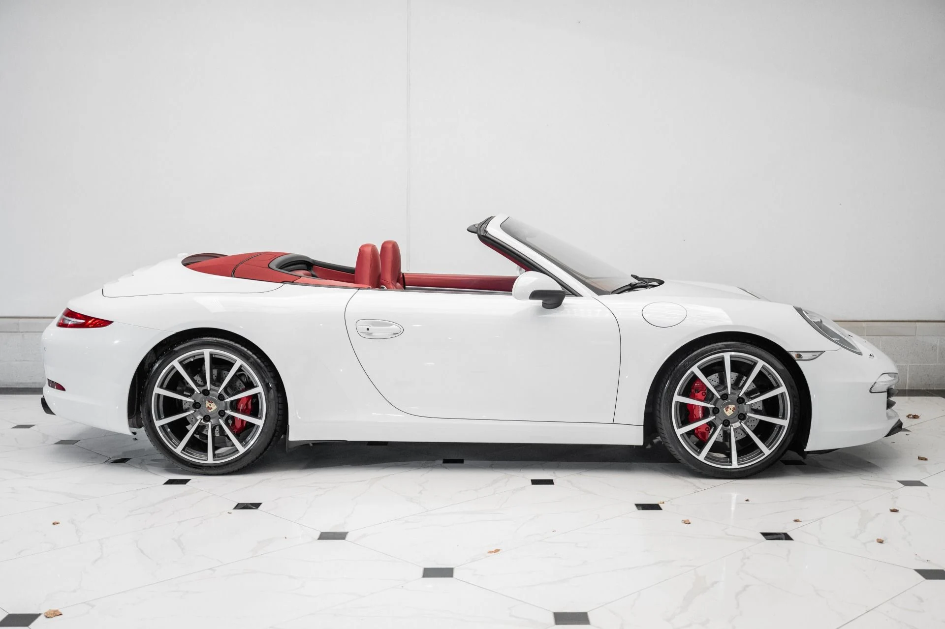 mph005_2254134587_Used_2016_Porsche_911_Carrera_S_1758126477_31afd6ac71