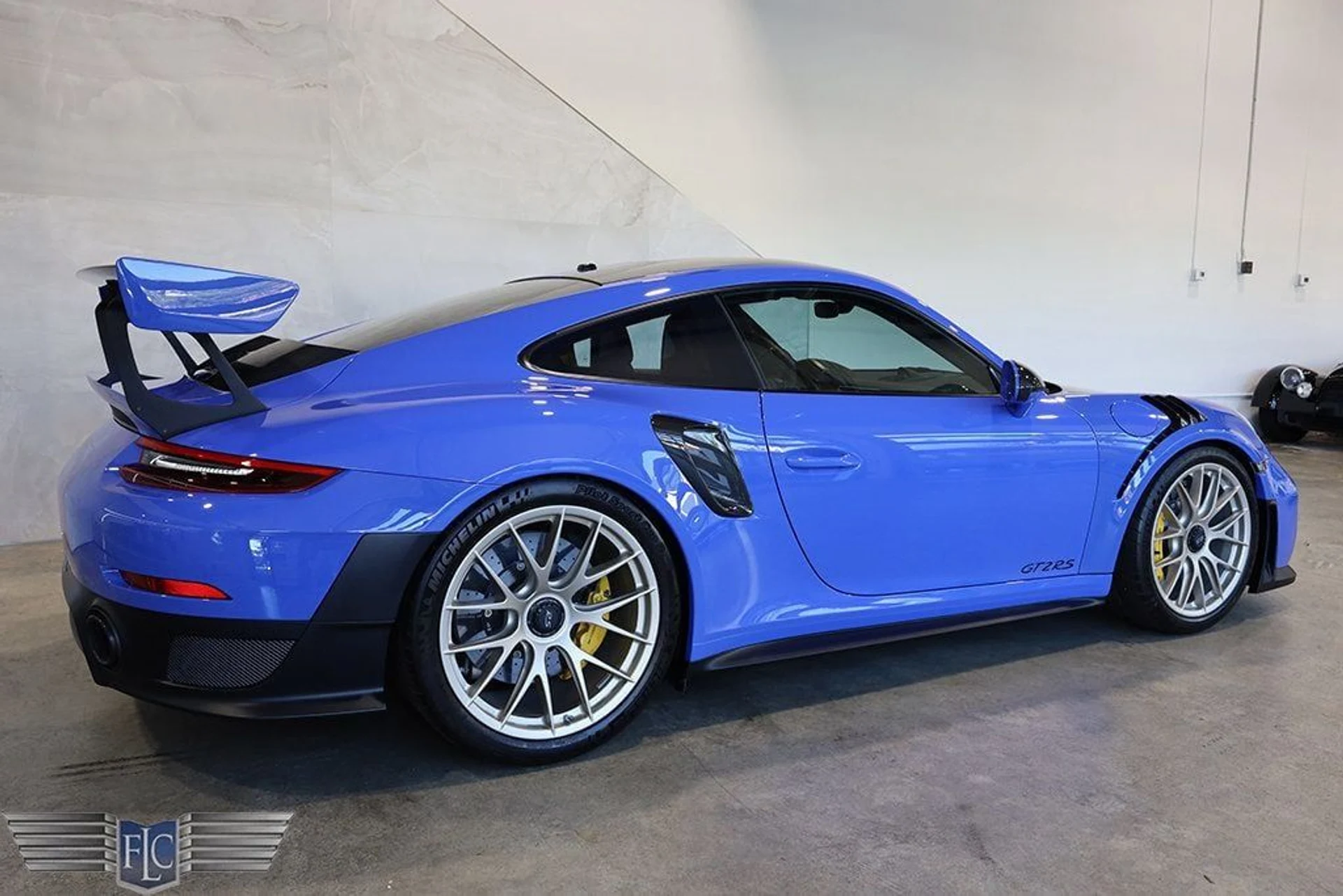 mph005_2263416042_used_2018_porsche_911_gt2rsweissach_9689_22919287_6_1024_2590c0eb0e
