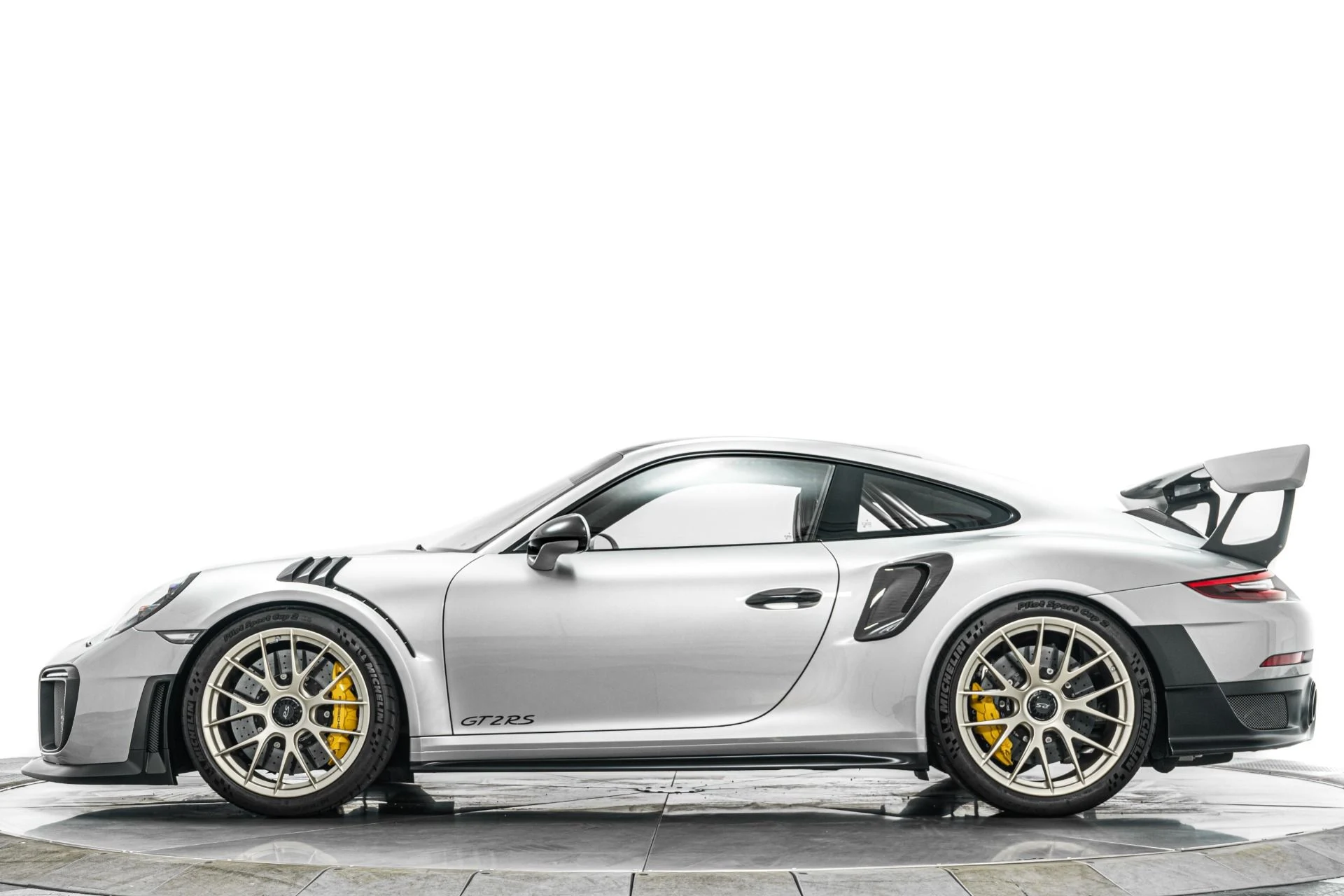 mph005_2271811475_Used_2018_Porsche_911_GT_2_RS_Weissach_Package_Magnesium_Wheels_1780694267_1b410adbb9