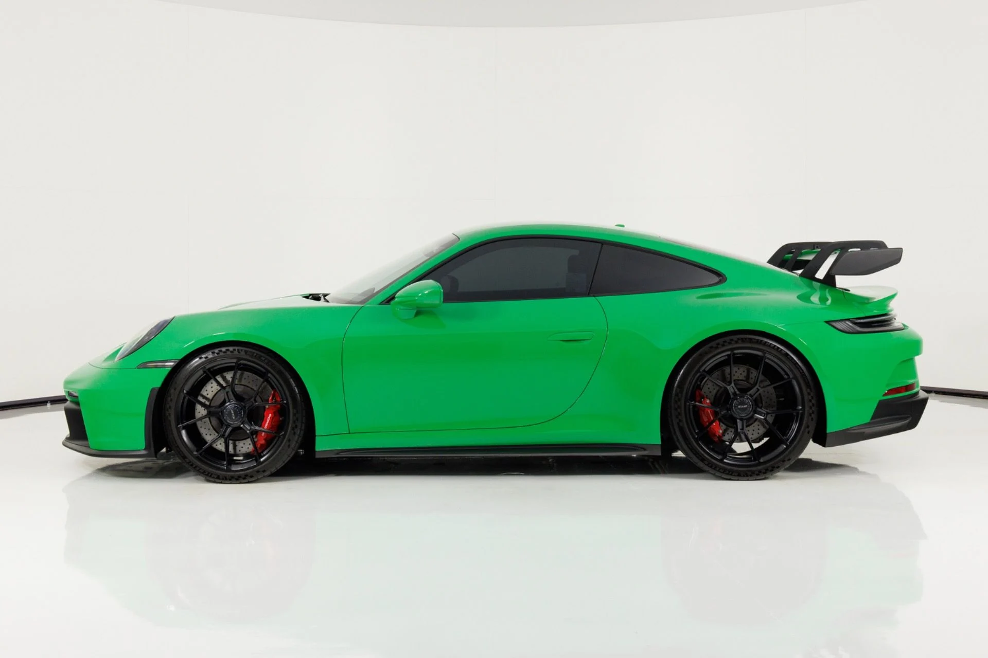 mph005_2279469787_Used_2022_Porsche_911_GT_3_1781204521_105fab2633