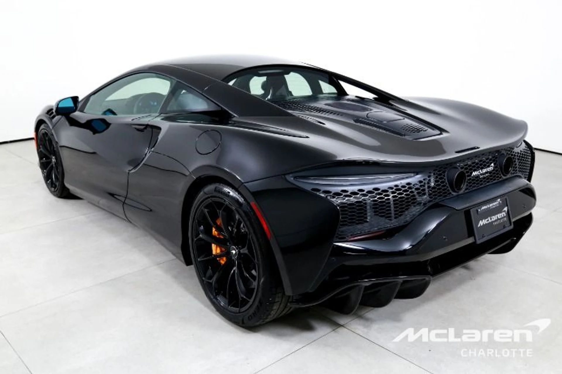 mph005_2279523020_Used_2023_Mc_Laren_Artura_241cf89a27