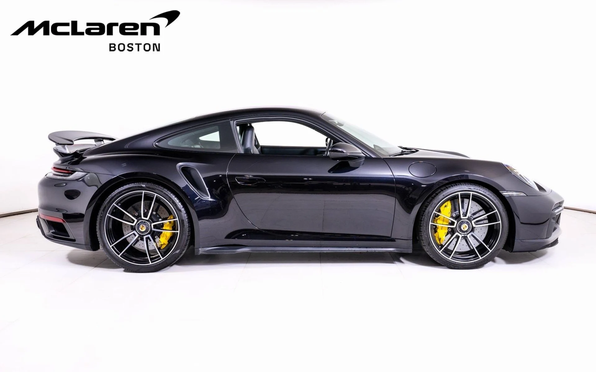 mph005_2281423349_2efad344b697d59d287780e2fbe67ec8x_0506c7053d