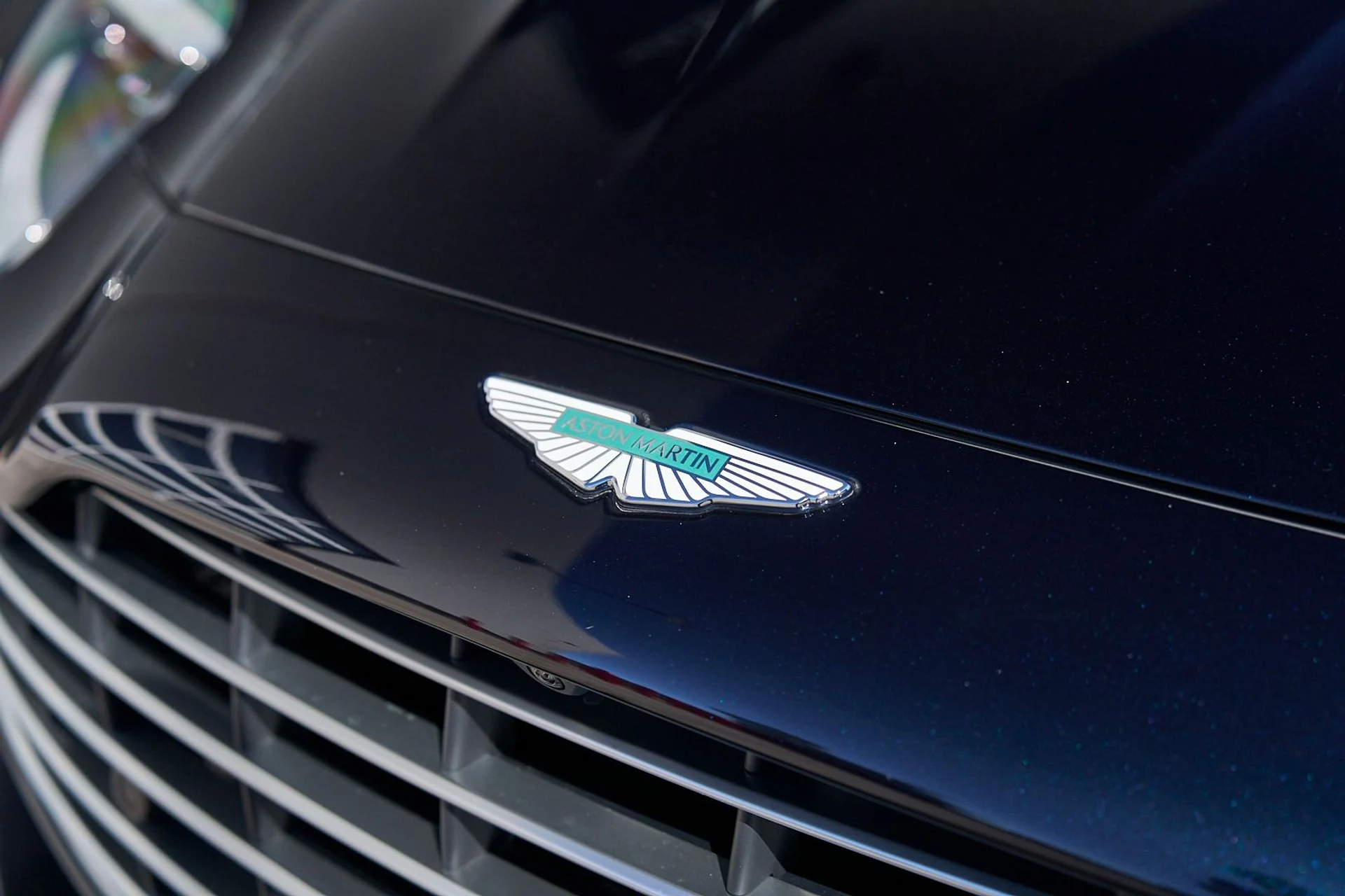 mph005_2283388985_Used_2024_Aston_Martin_DB_12_1741197842_46c90e8dad