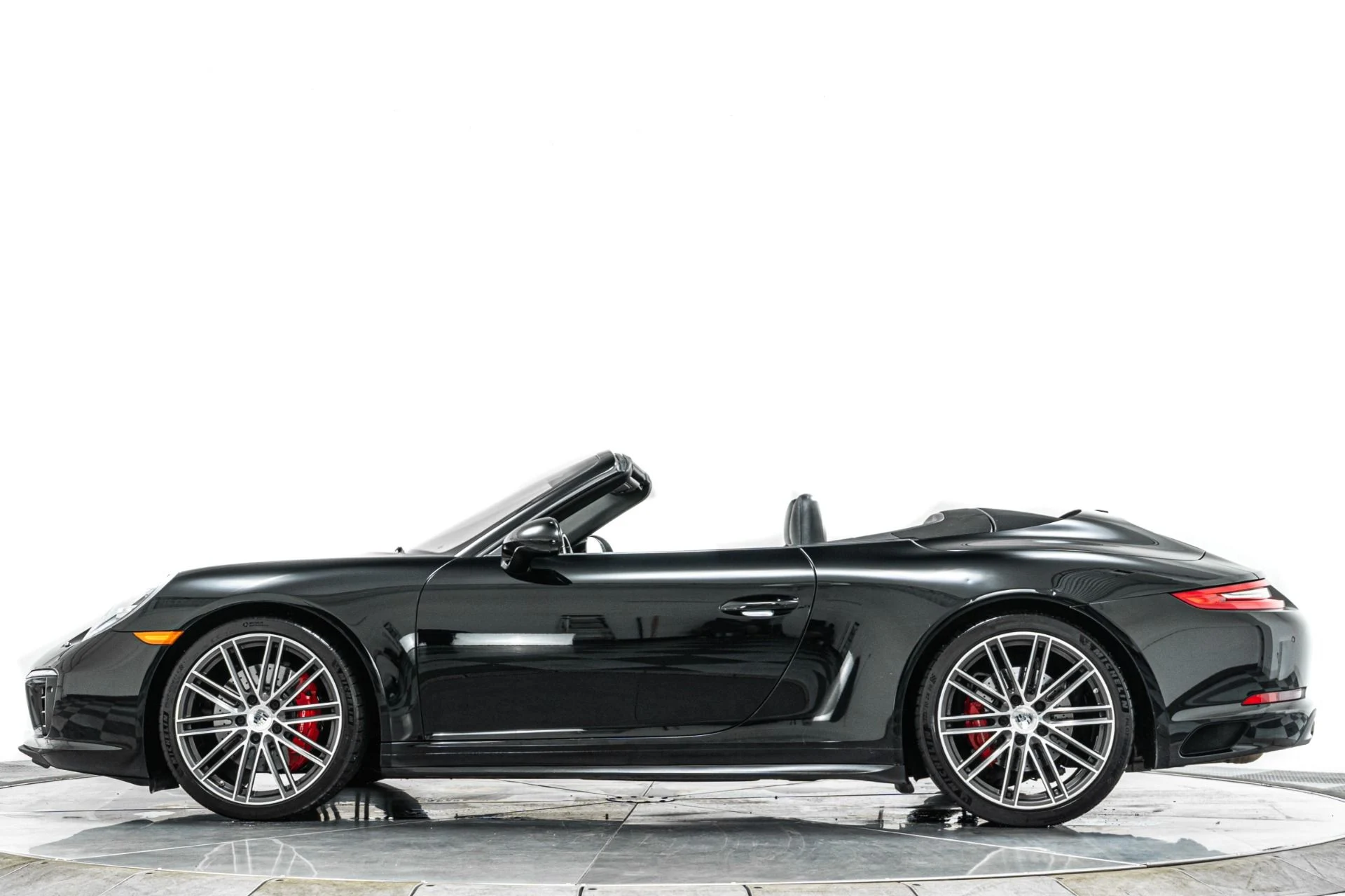 mph005_2284570312_Used_2017_Porsche_911_Carrera_4_S_Cabriolet_1788469959_84ba509f3f