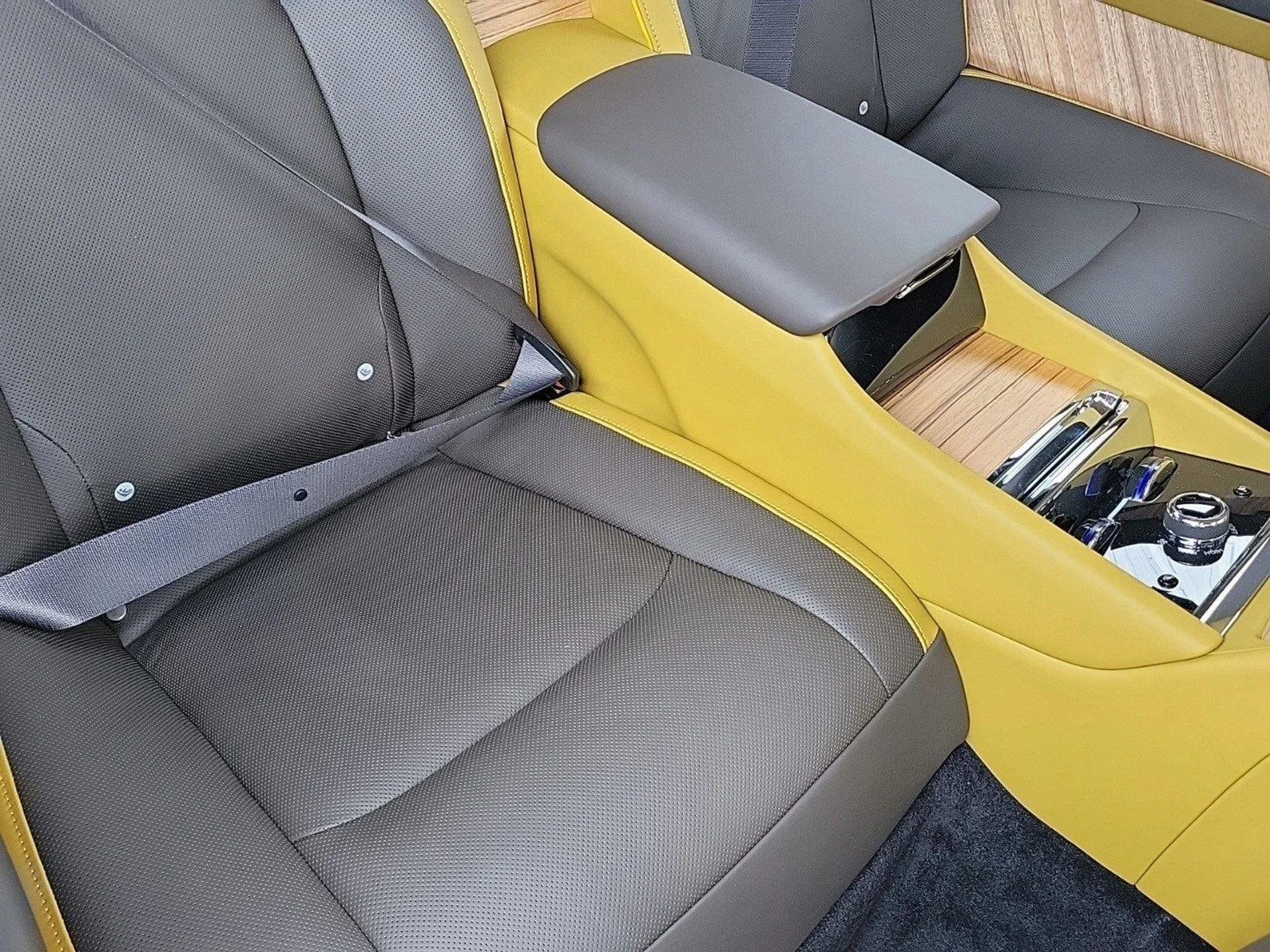 mph005_2299850721_35820c242d5efdc0cdc0b6d71a41a3d2x_8f1cad0c5a