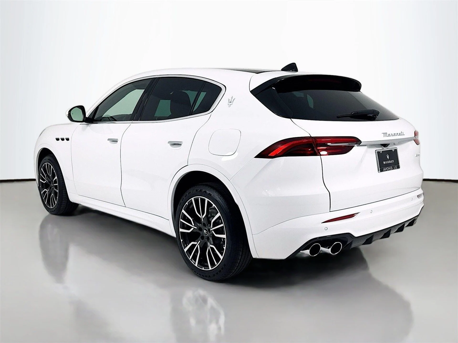 mph005_2303955176_3b37888a631a150759aa036a369bd301x_edf31b884a