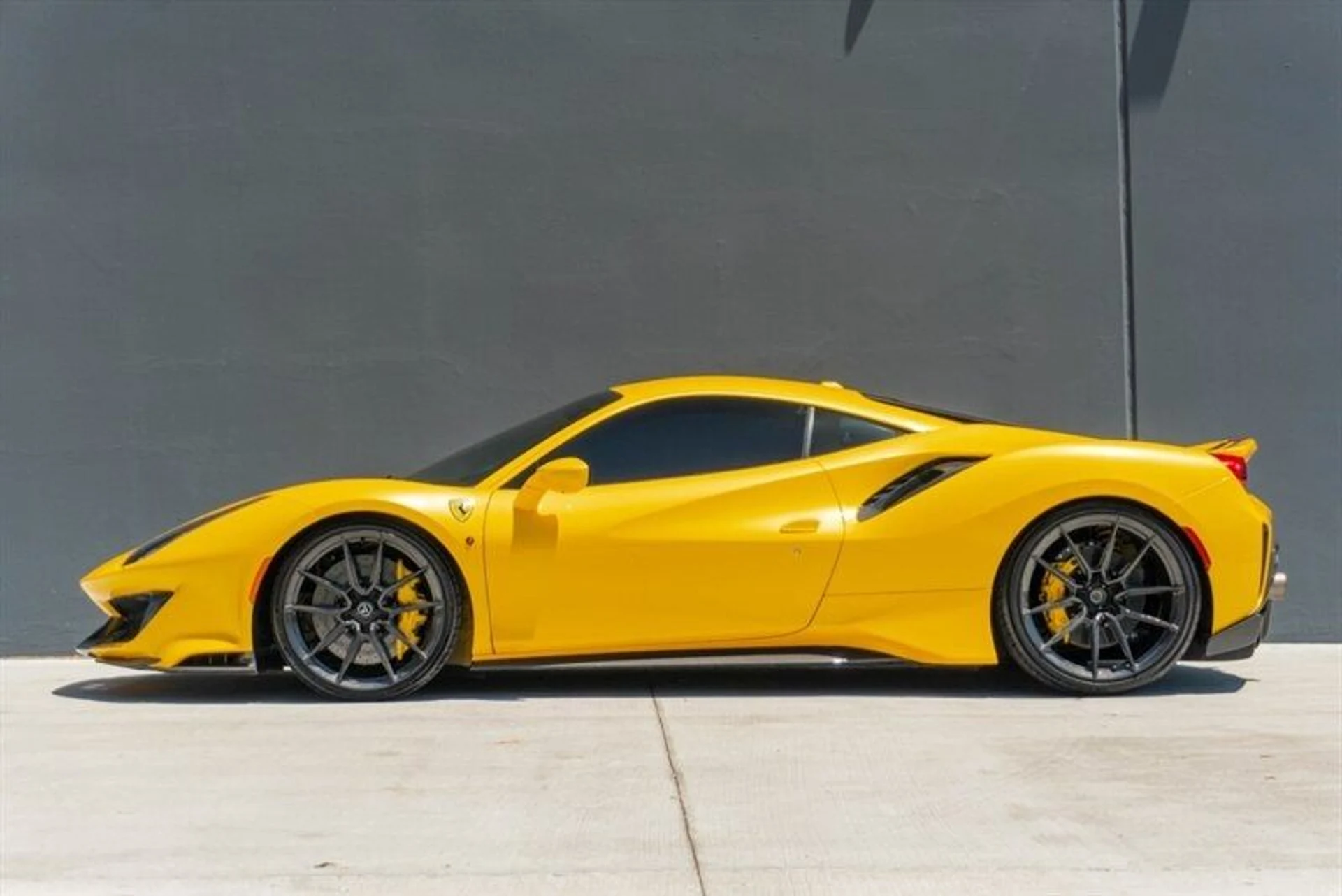 mph005_2305566385_Used_2020_Ferrari_488_Pista_Giallo_Triplo_Strato_Tailor_Made_Spec_w_Gintani_Exhaust_1755091962_9c2811408c