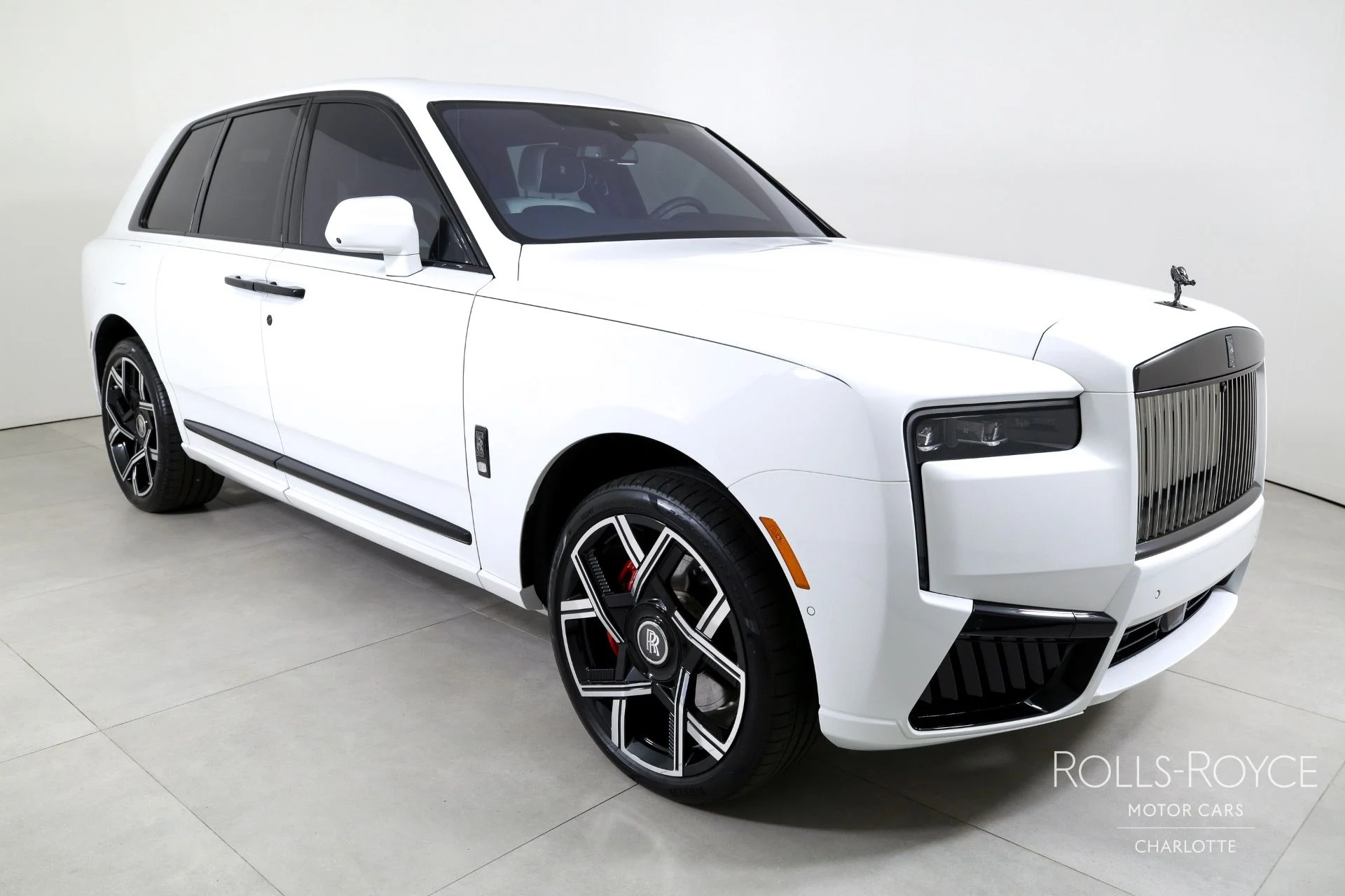 mph005_2317489042_Used_2025_Rolls_Royce_Black_Badge_Cullinan_1759506433_6327379e77