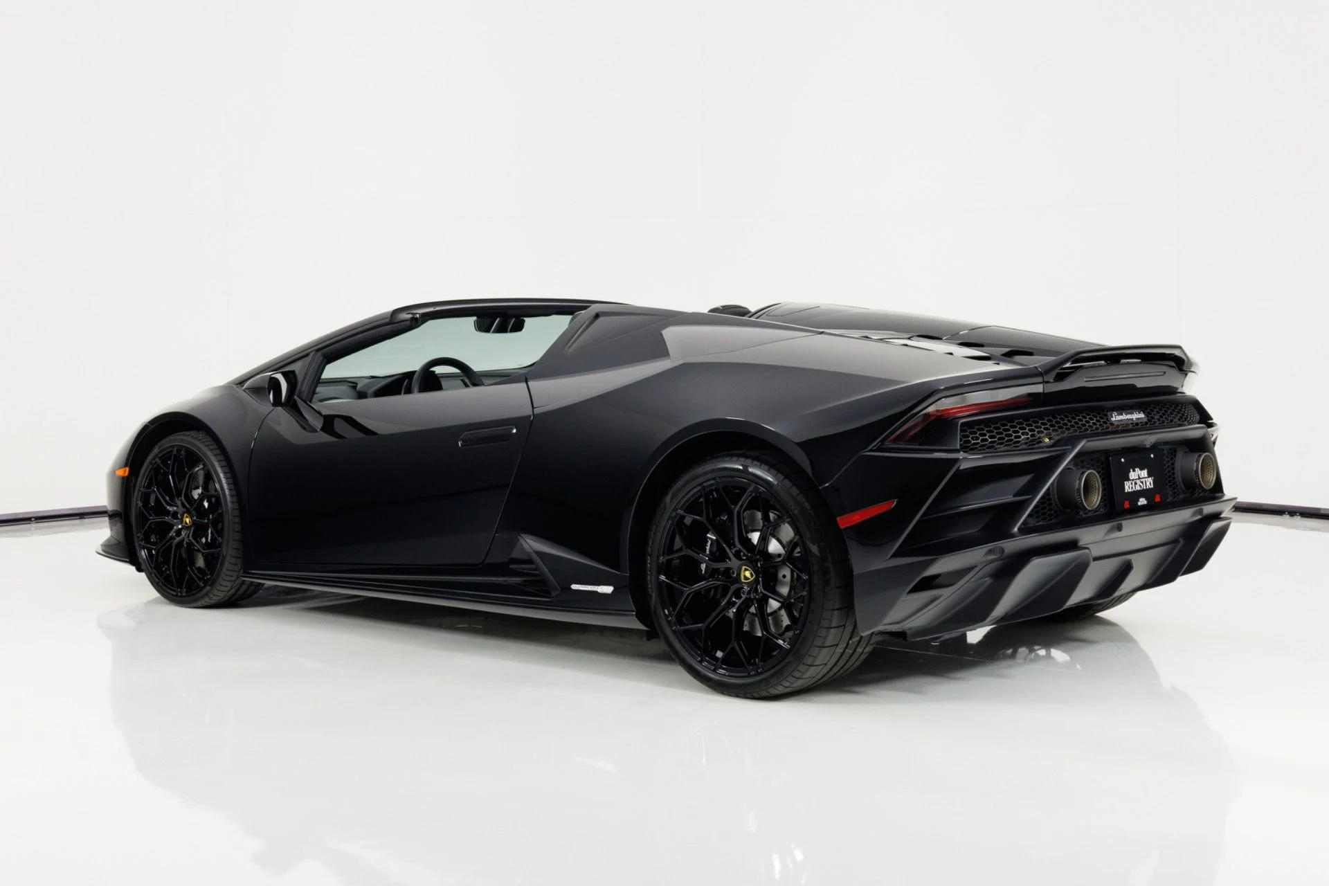 mph005_2326335774_Used_2021_Lamborghini_Huracan_EVO_1784066636_f88542f116