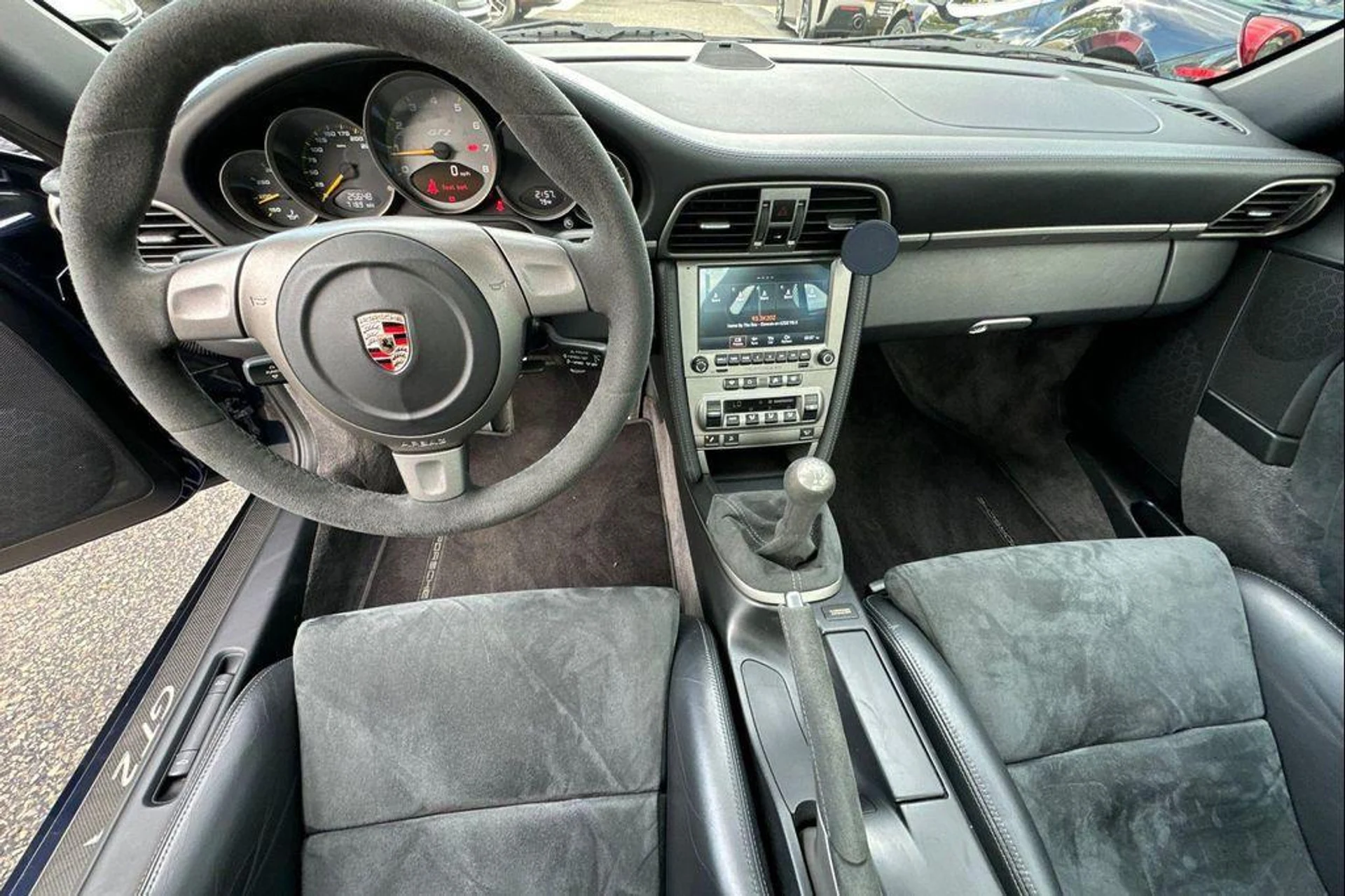 mph005_2329567941_2e24a_CS_9l_Kcr6n6_S_Czq_Q3lway_V8_5b7677c790