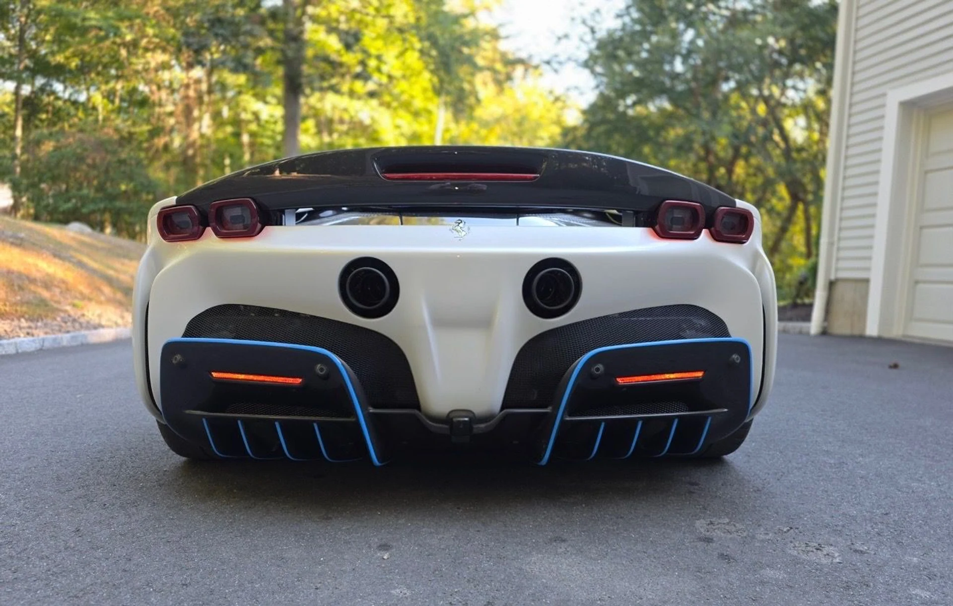 mph005_2331039931_Used_2023_Ferrari_SF_90_Stradale_1791318530_2c83f2e537