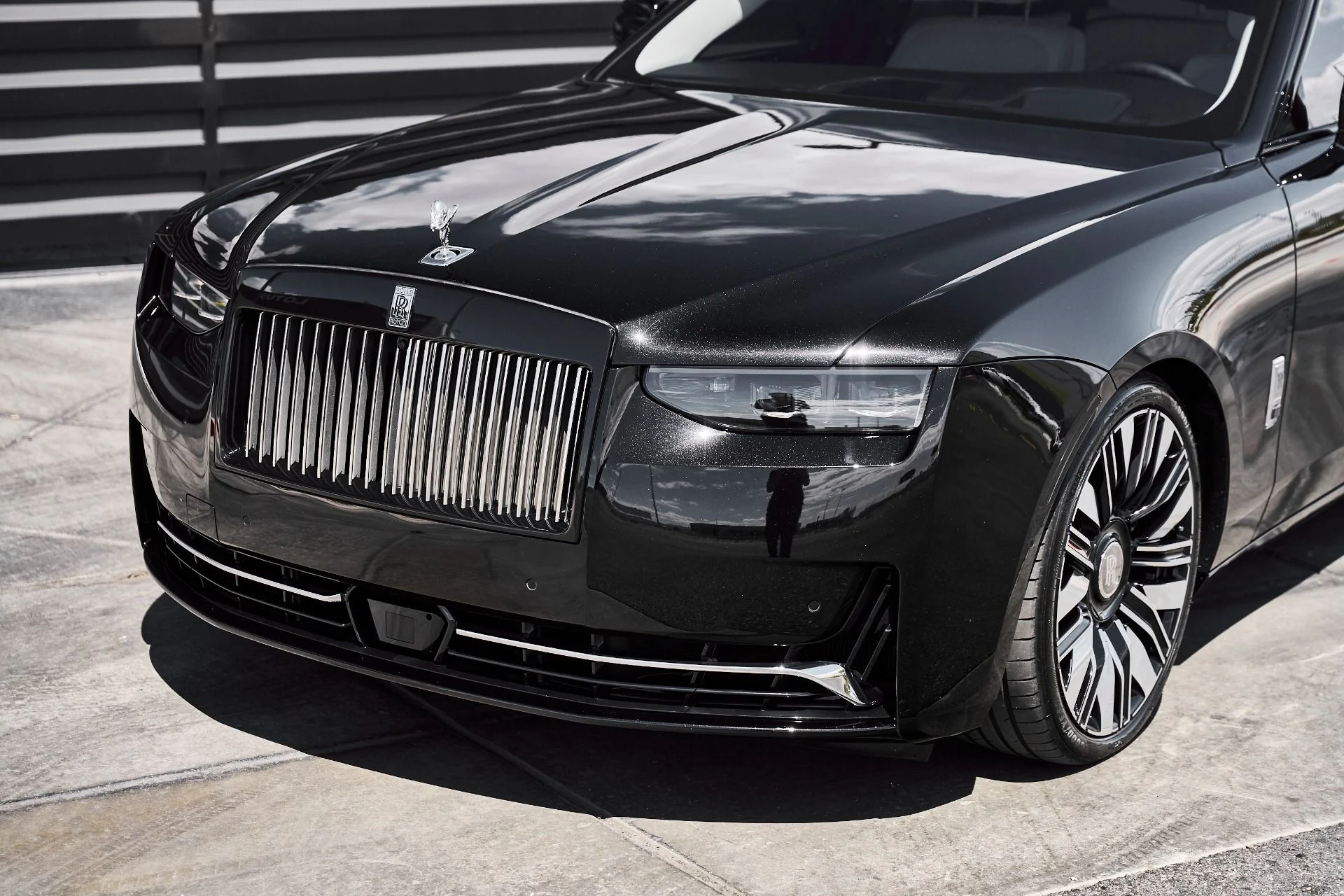 mph005_2331405097_Used_2026_Rolls_Royce_Ghost_Base_1780101060_c3d8a03267