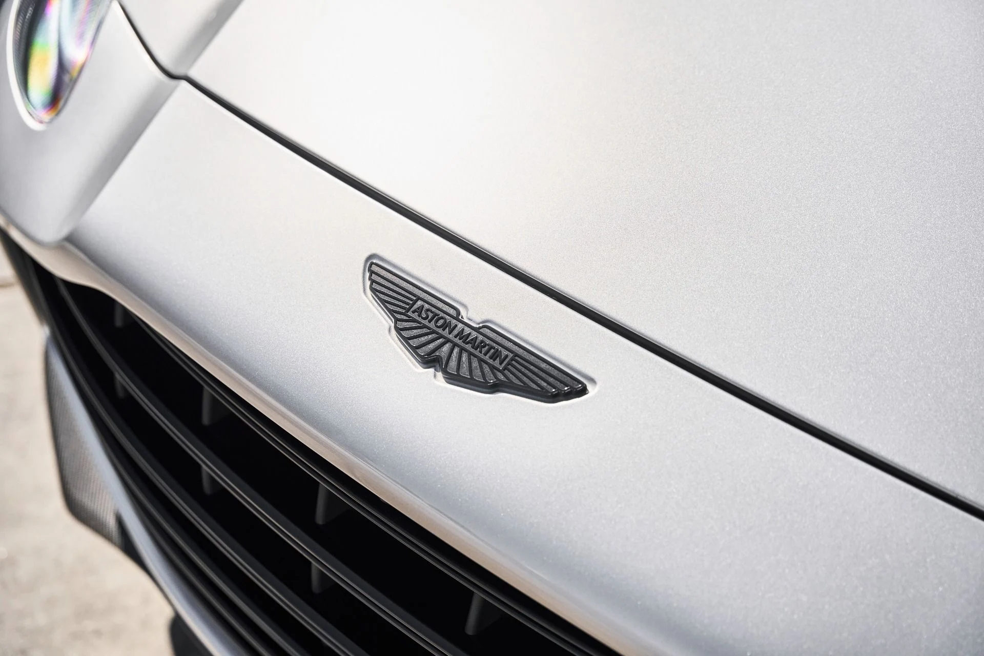 mph005_2331480794_Used_2025_Aston_Martin_DBX_707_1778288576_86892cb225