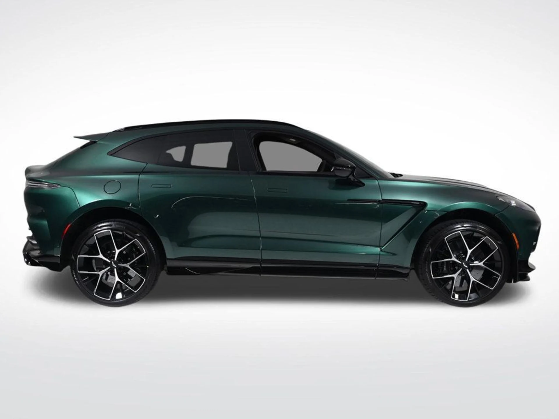 mph005_2335930832_new_2026_aston_martin_dbx_707awd_11350_22968765_6_1024_80f60ae9d1