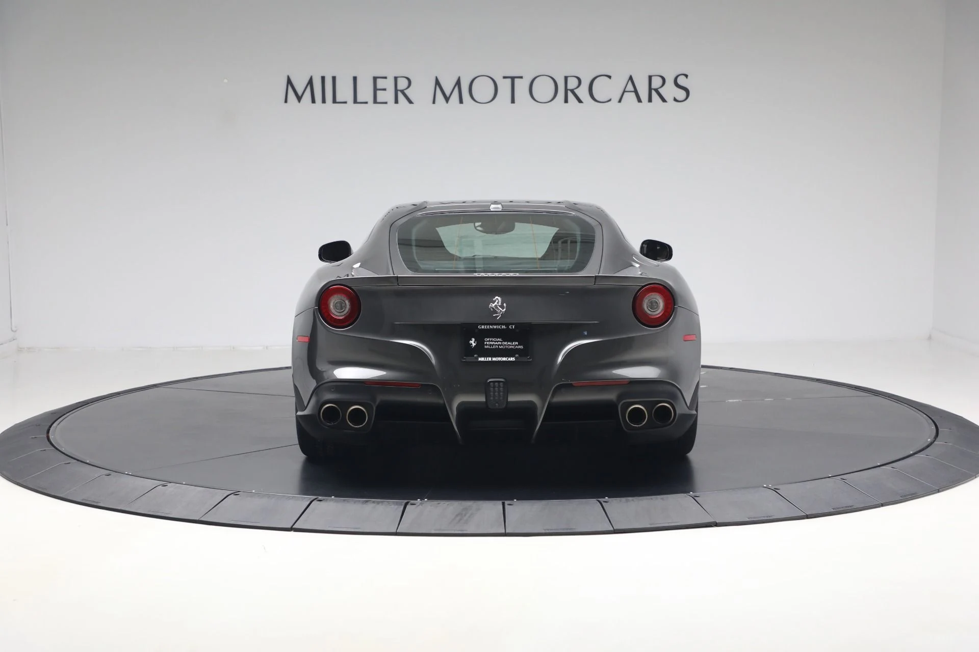 mph005_2337281955_Used_2014_Ferrari_F12berlinetta_1784557608_366d30eacb