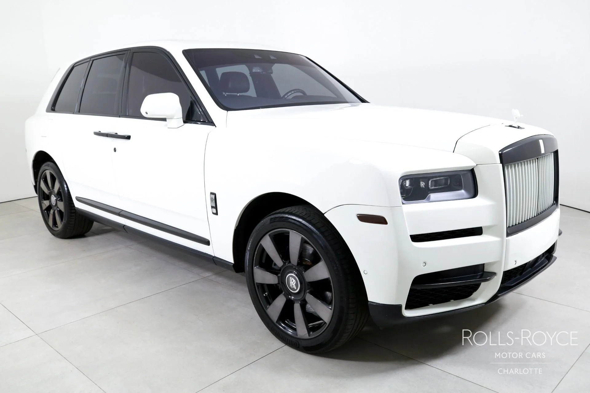 mph005_2345104069_Used_2019_Rolls_Royce_Cullinan_1771361502_0a25acb4cb