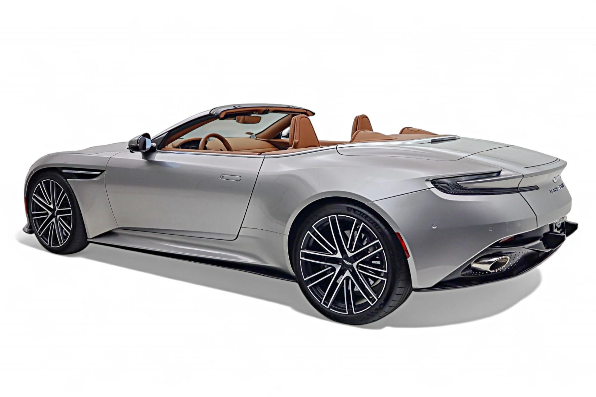 mph005_2345514307_Used_2024_Aston_Martin_DB_12_Volante_78154b6bb7