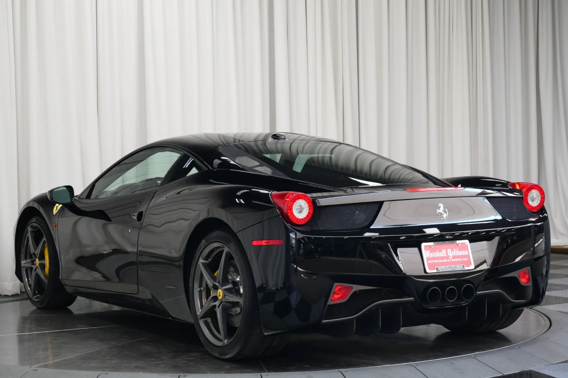 mph005_2346717527_Used_2015_Ferrari_458_Italia_1752857169_ba83a8d69d