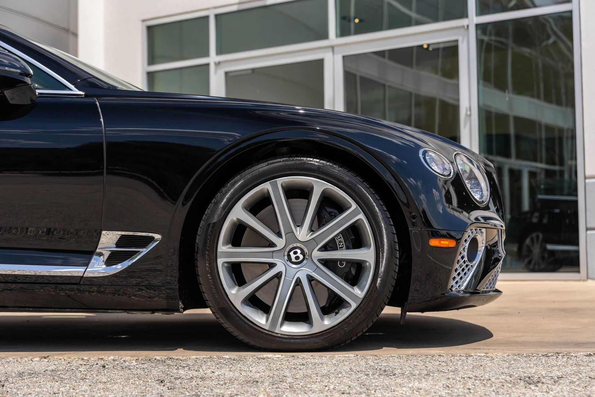 mph005_2358018613_Hi_Tech_Luxury_Imports_LLC_SCBDG_4_ZG_6_NC_091269_image_5_b9fb63a7ad