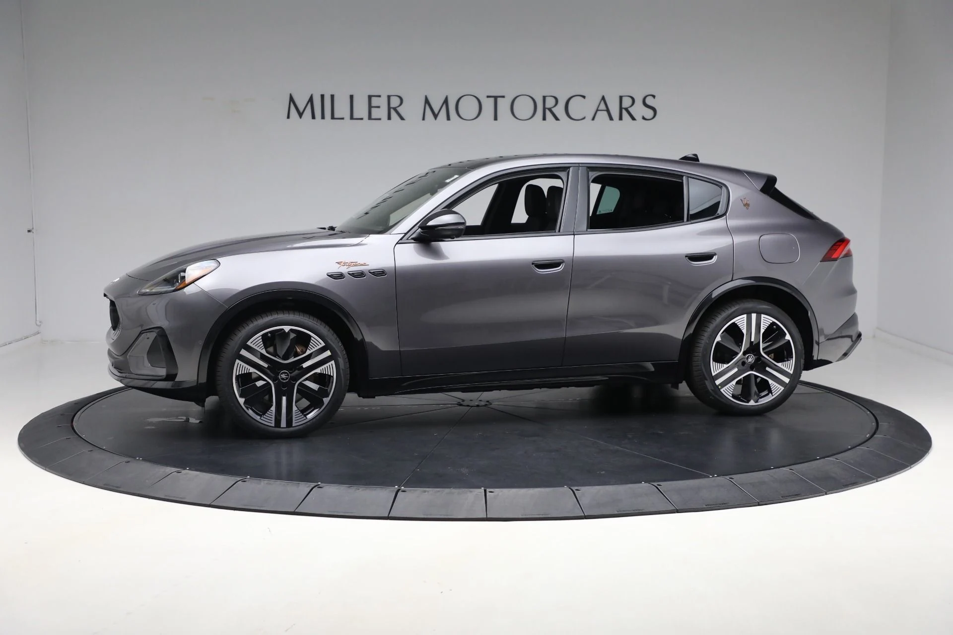 mph005_2358773078_New_2025_Maserati_Grecale_Folgore_aa1d8eb589