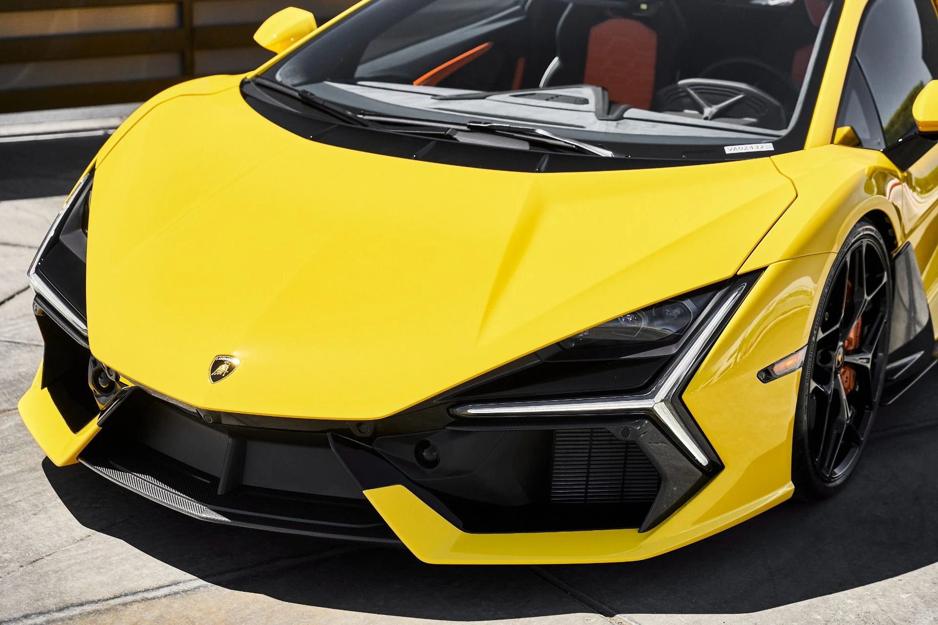 mph005_2359314984_Used_2025_Lamborghini_Revuelto_Base_1780084747_6252a6d7f9