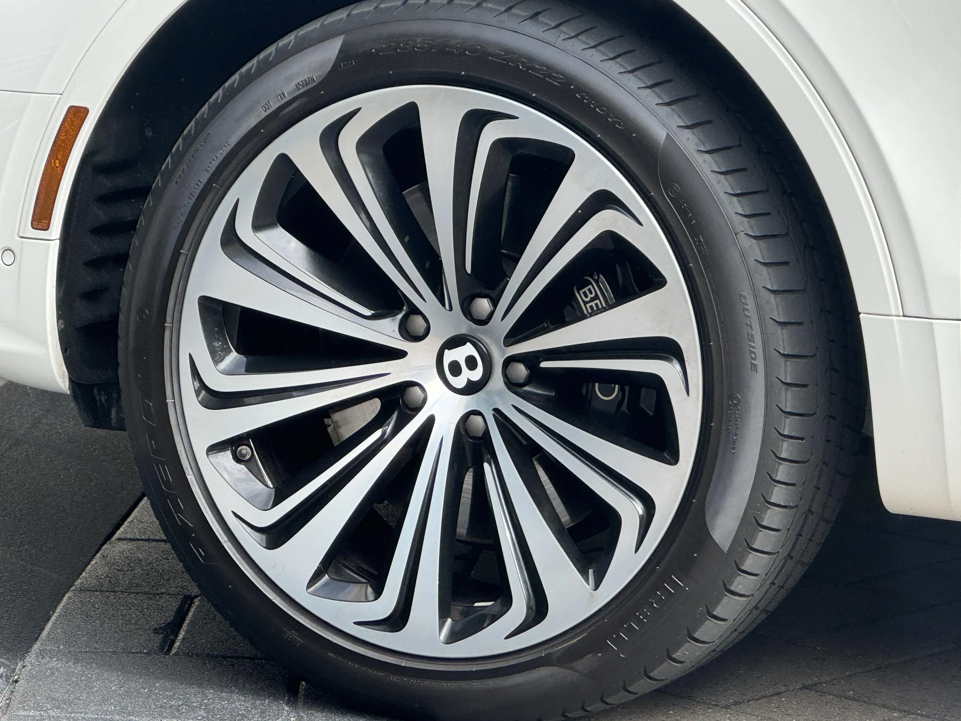 mph005_2360676704_490148613_6970f32775415514dfb00ac6_f46766476b