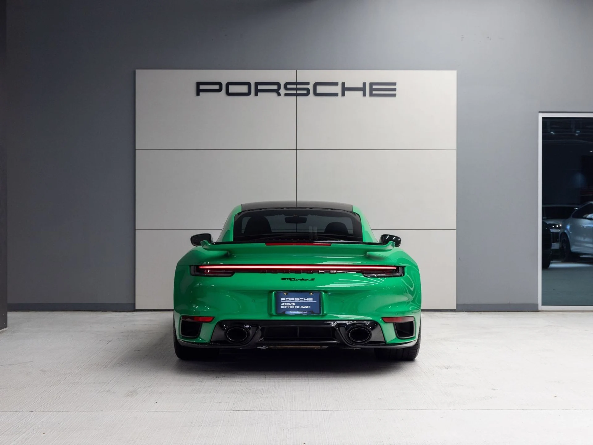 mph005_236396759_6_081aded9bd