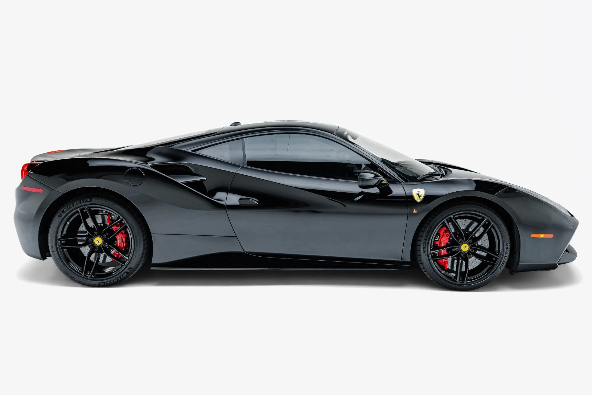 mph005_2369019162_Used_2016_Ferrari_488_GTB_1791928990_65826451d5