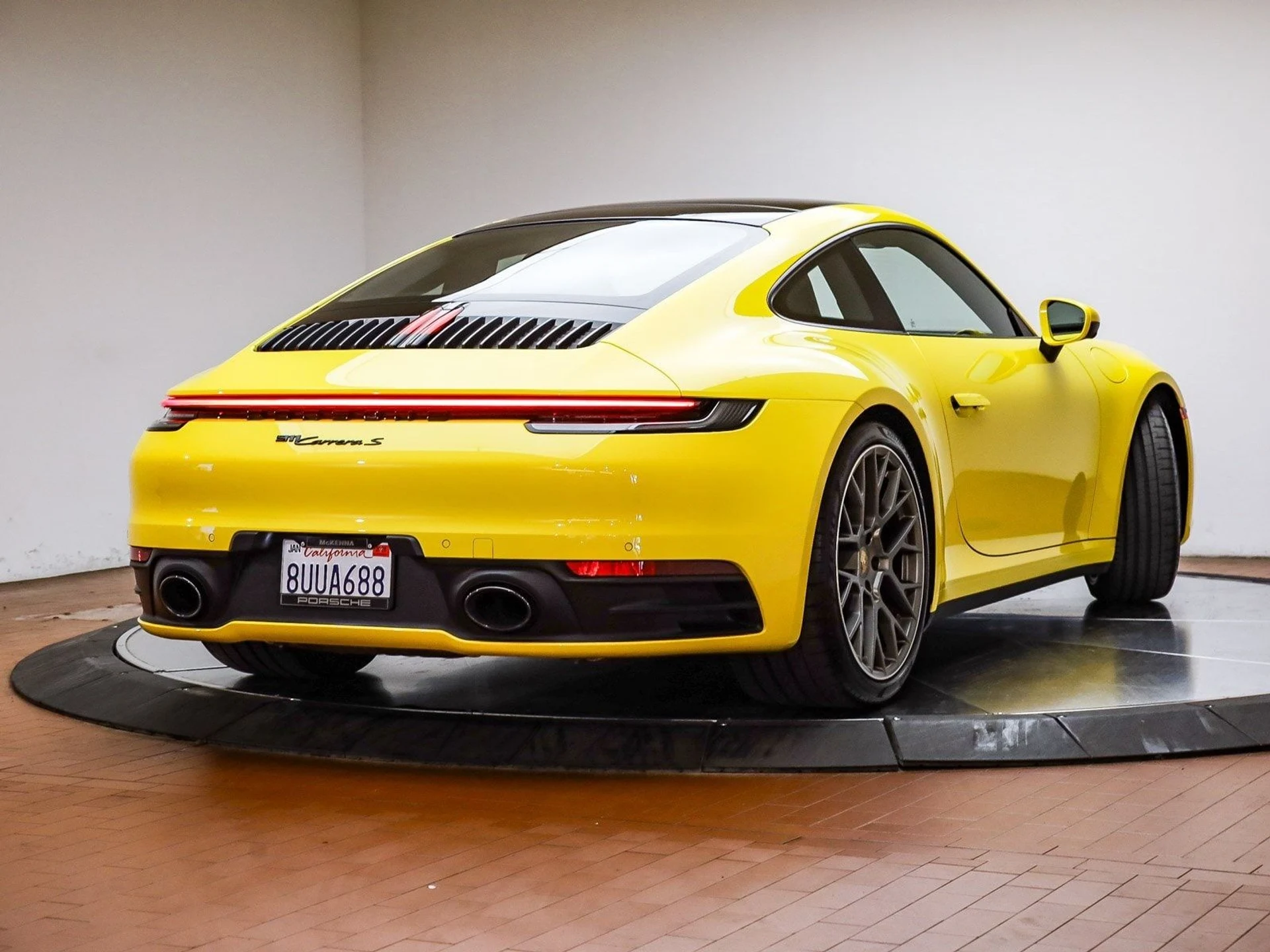 mph005_2380173011_3ba95526148ef7296b44339b5ccf4344x_a5ba5391a9