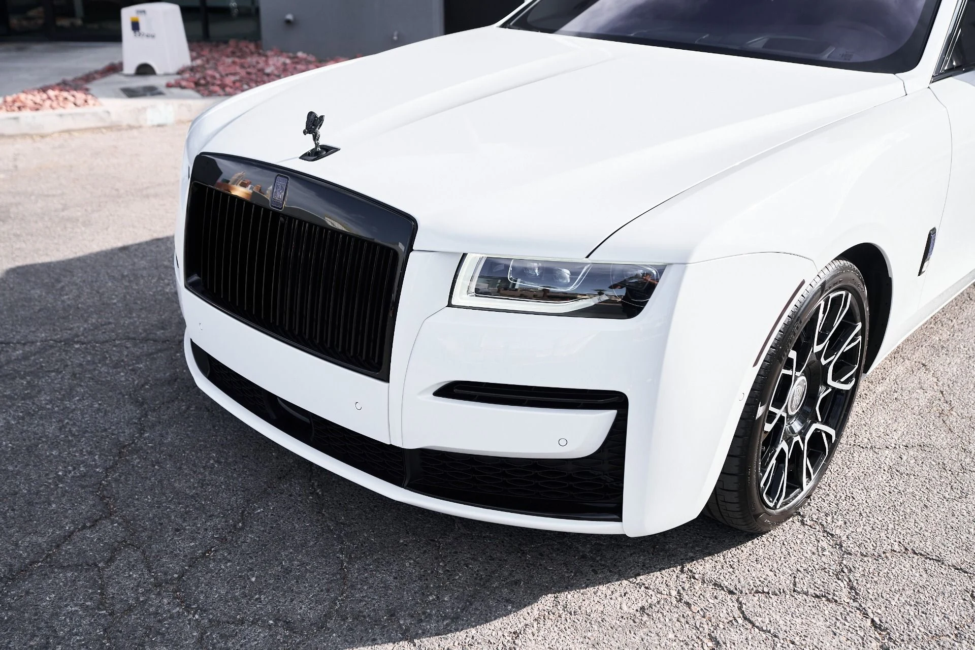 mph005_2380727004_Used_2024_Rolls_Royce_Ghost_Base_1757190810_7ba4d05437