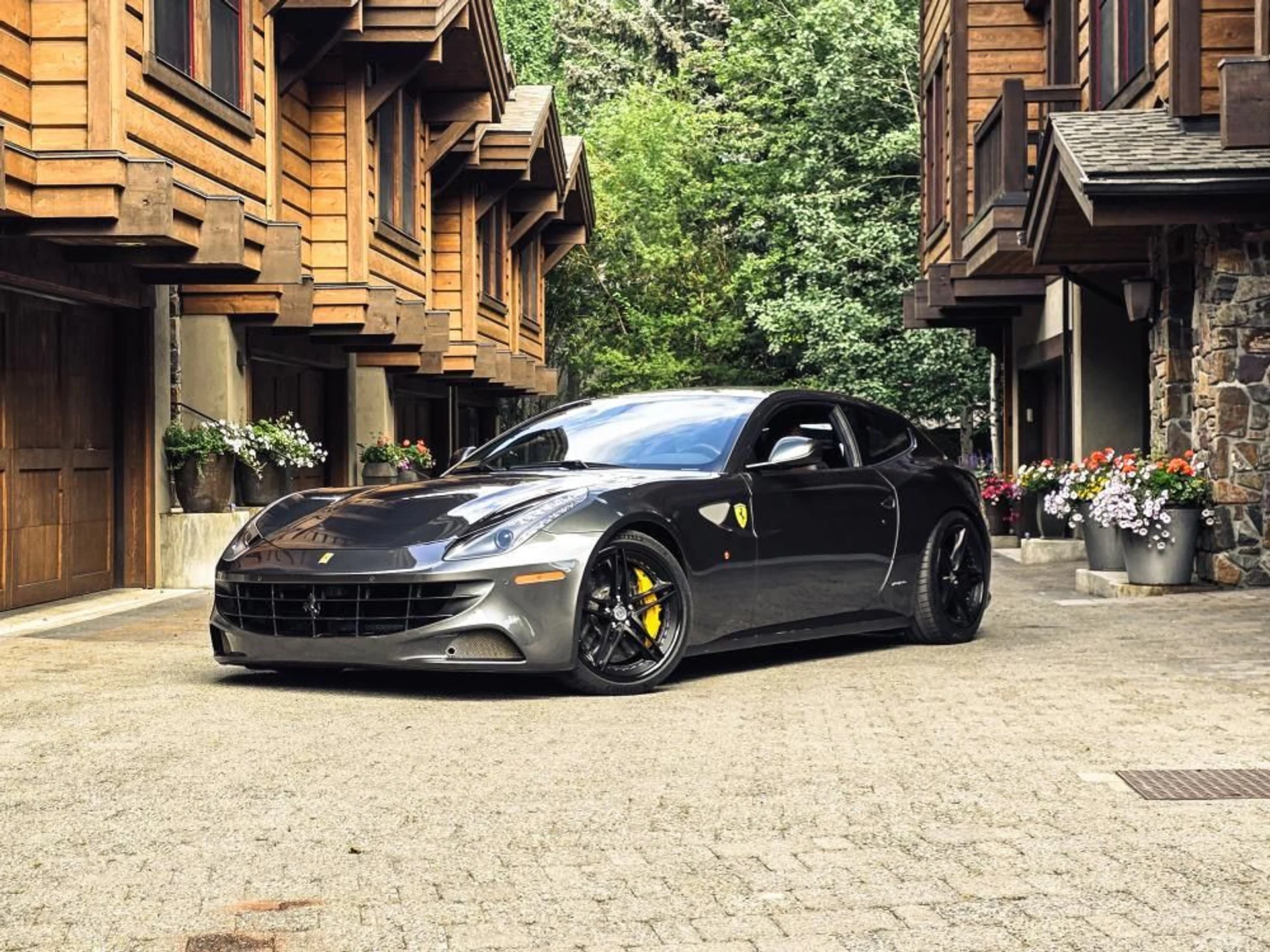mph005_2386640308_Used_2013_Ferrari_FF_1758238026_29d2f545f4