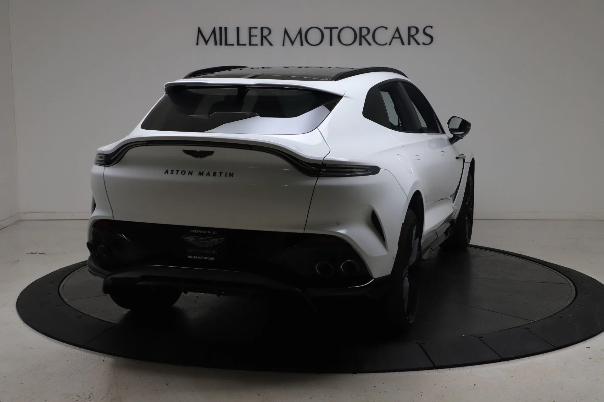 mph005_2394097586_New_2025_Aston_Martin_DBX_707_7701a9d601