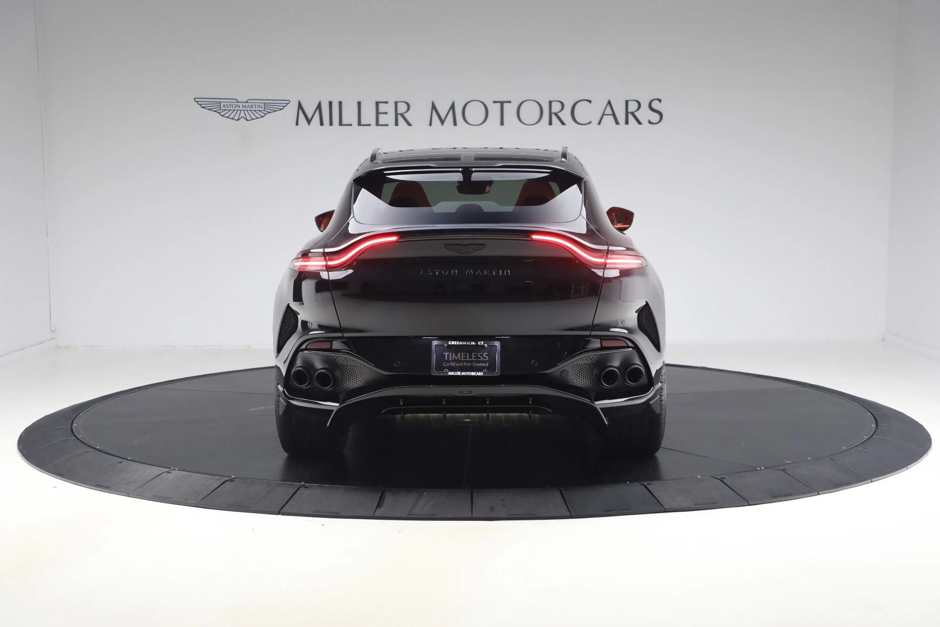 mph005_2394412323_Used_2025_Aston_Martin_DBX_707_1788625144_299d1ace35