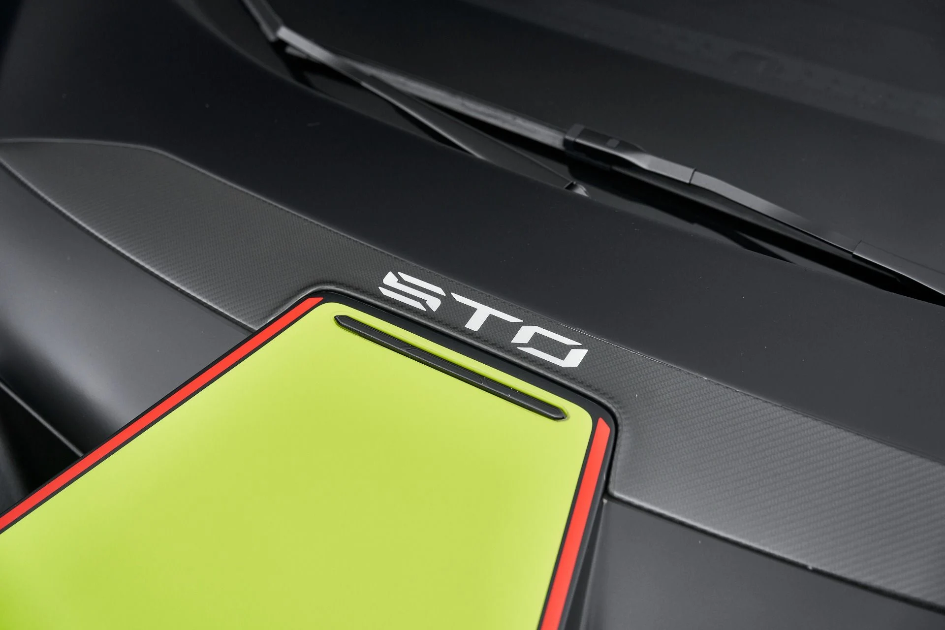 mph005_2398205885_Used_2022_Lamborghini_Huracan_STO_Base_1771294551_9086a55b9d