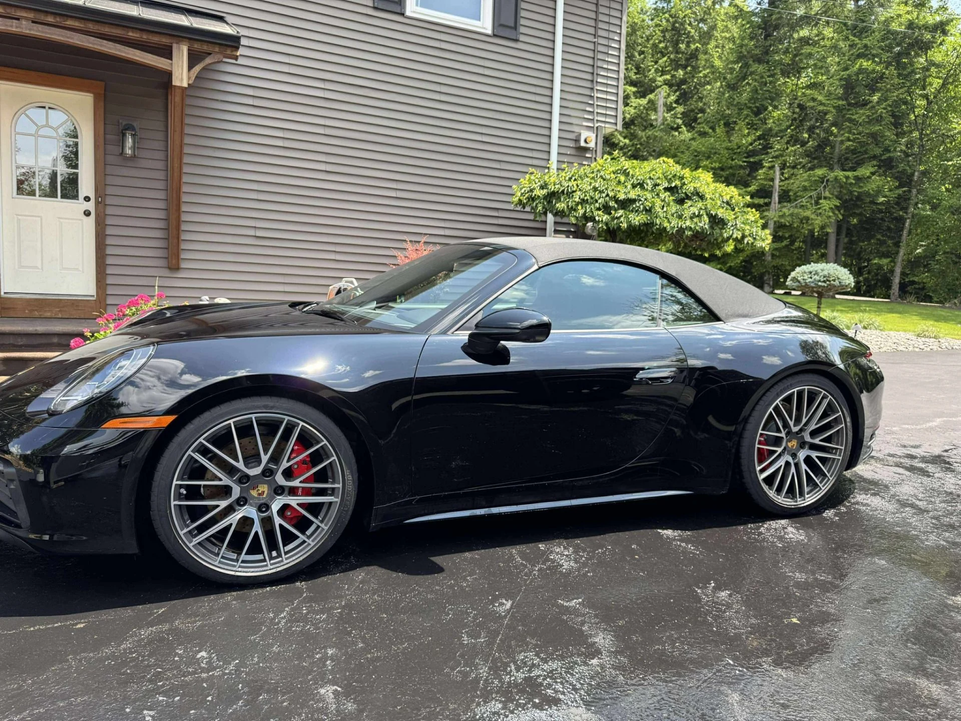 mph005_2401860106_Used_2021_Porsche_911_Carrera_S_1753810917_023e95da50