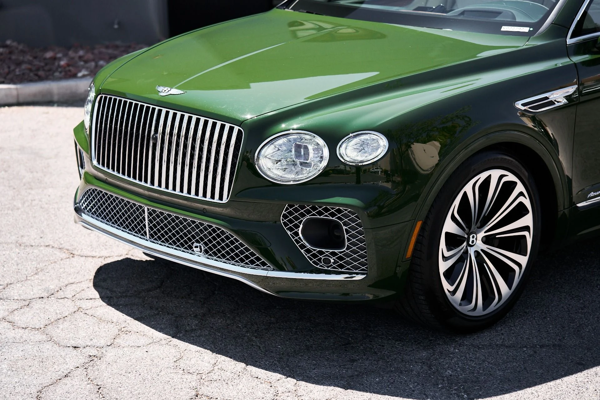 mph005_2404016325_Used_2023_Bentley_Bentayga_EWB_1754782390_74a9f46982