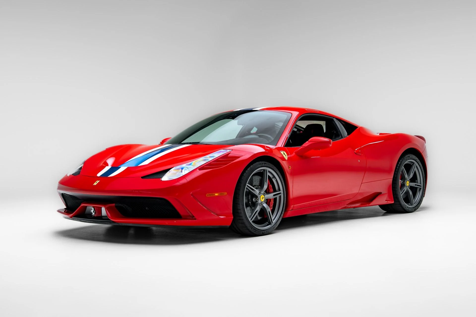 mph005_2408048308_Used_2015_Ferrari_458_Speciale_1777334454_85b03d4471