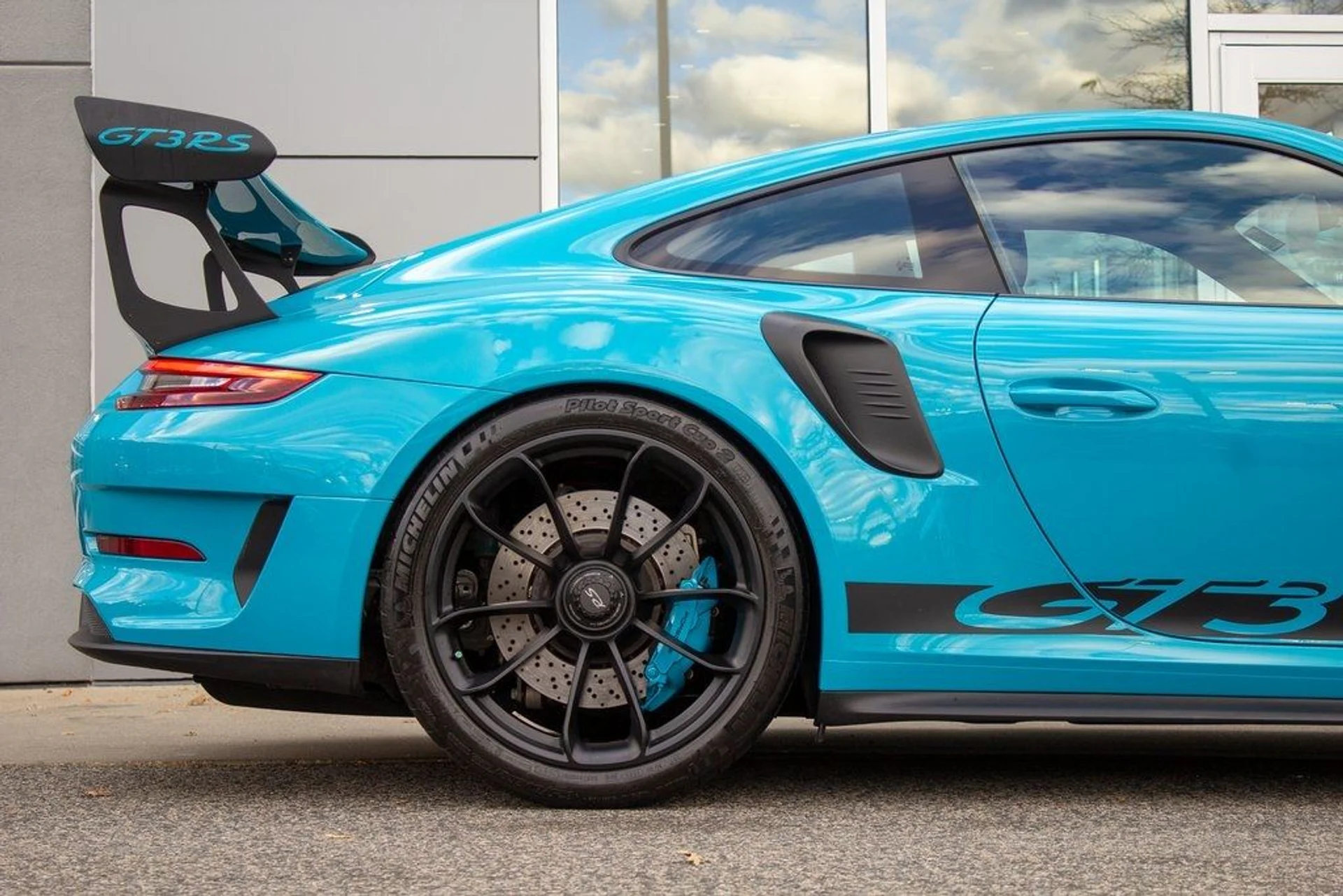 mph005_2412886044_372d14155227c3e5f53a71cca8d07222_9798b0f967