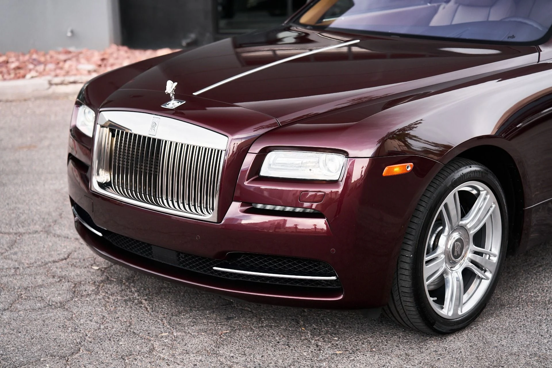 mph005_2424856321_Used_2015_Rolls_Royce_Wraith_Base_1757113576_7c36f6fe6d