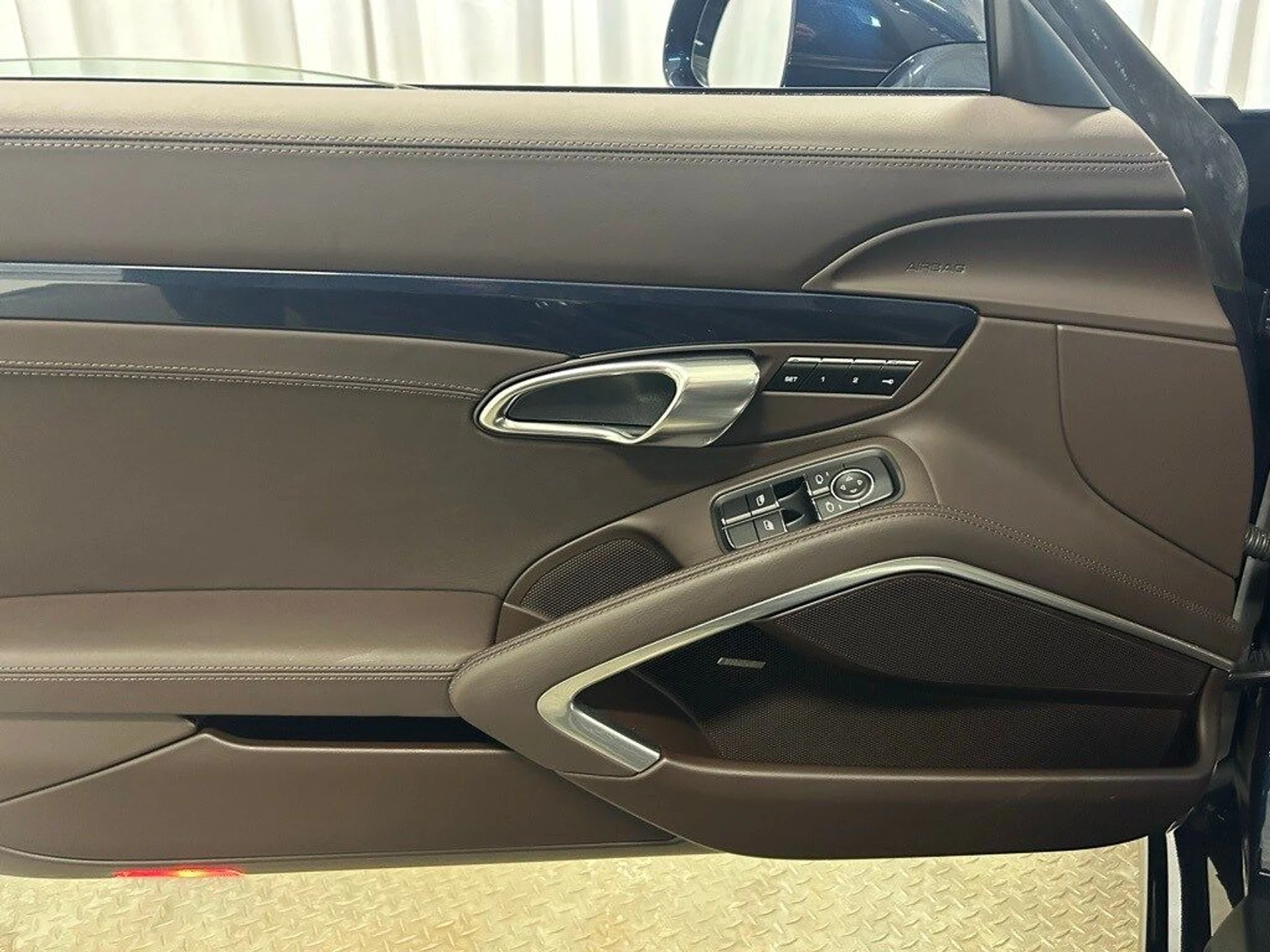 mph005_2427526000_931a5b3ee8d41a2d15e077e8fdc1ca88x_dc18b030e5