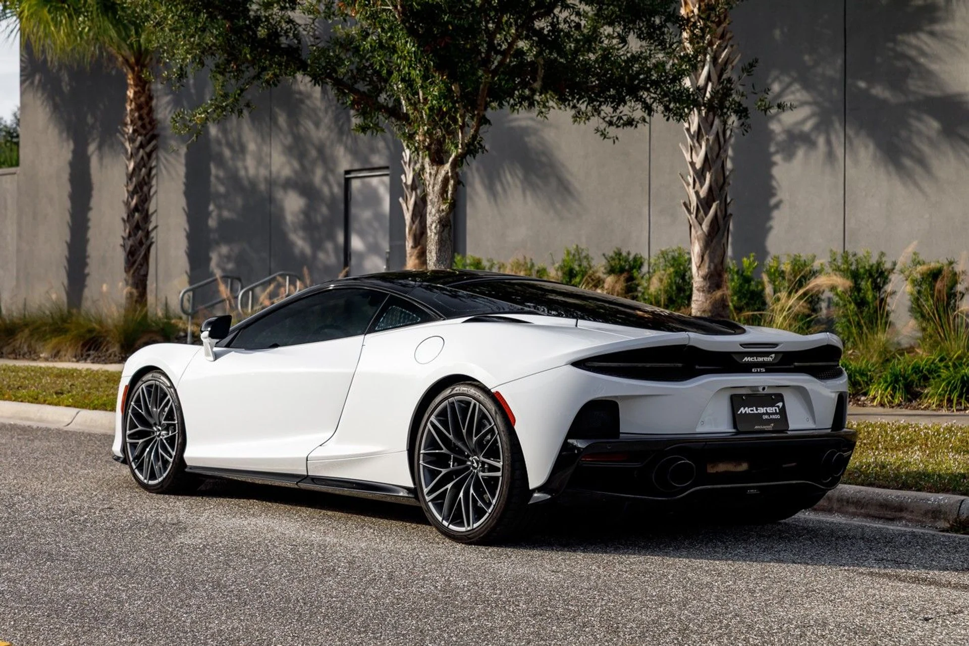 mph005_2428508266_631_p6_l_0aca8f6b41