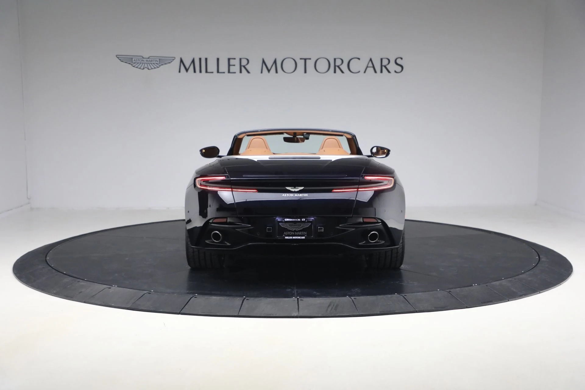 mph005_2429861094_Used_2019_Aston_Martin_DB_11_Volante_1770764888_db8b4a1e78