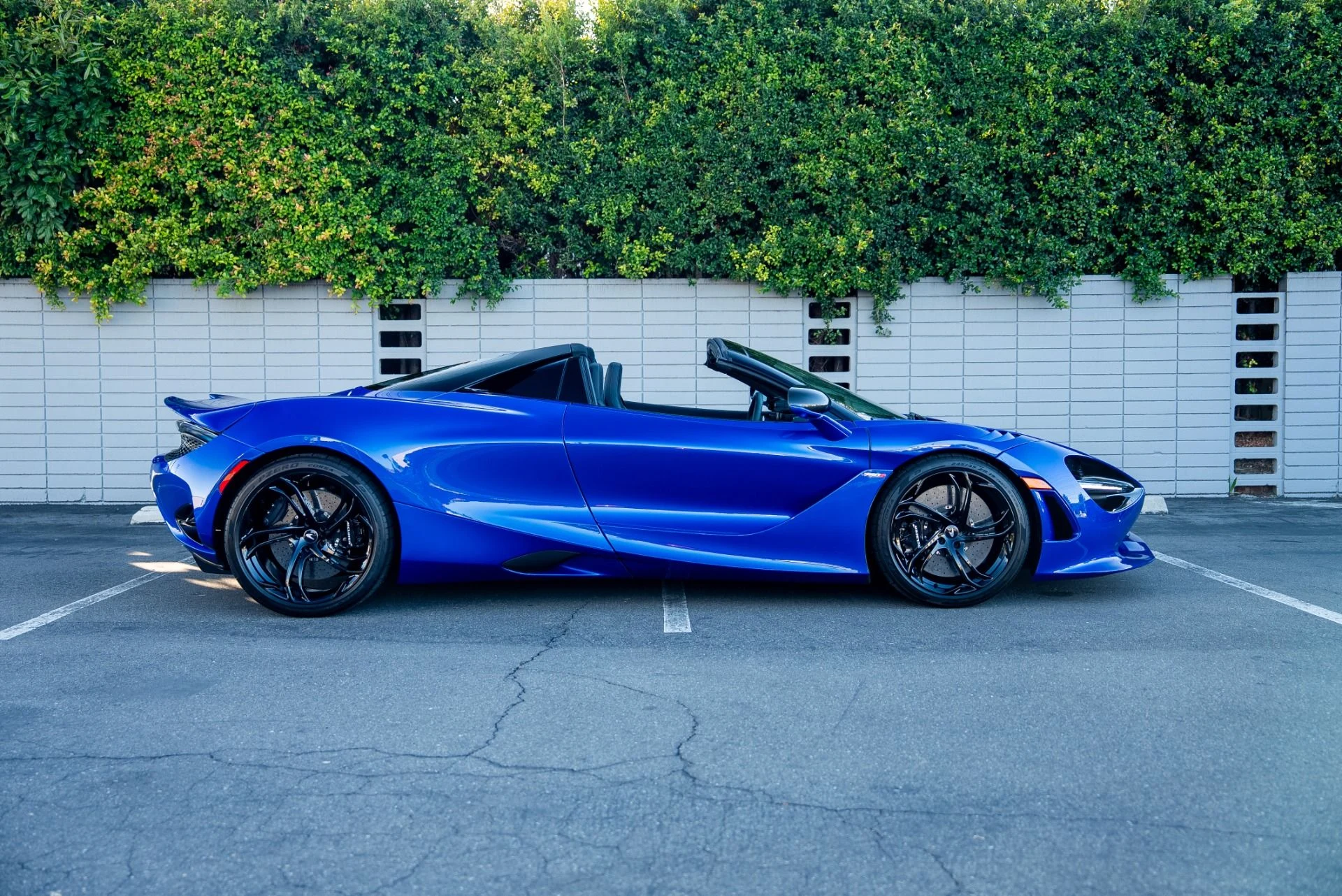 mph005_2435818794_Used_2024_Mc_Laren_750_S_Spider_1764028918_0228d5aa6f